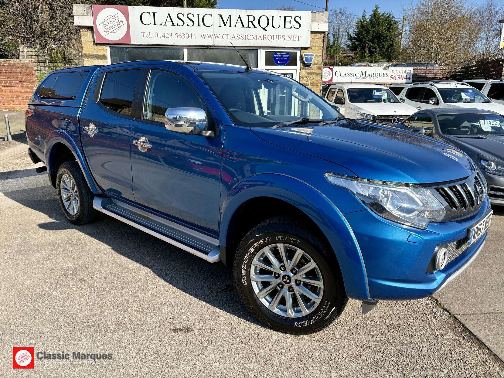 A 2018 MITSUBISHI L200 2.4 DI-D DC Barbarian Pickup Double Cab 4dr Diesel Manual 4WD Euro 6 (178 ps) A 2018 MITSUBISHI L200 2.4 DI-D DC Barbarian Pickup Double Cab 4dr Diesel Manual 4WD Euro 6 (178 ps)
