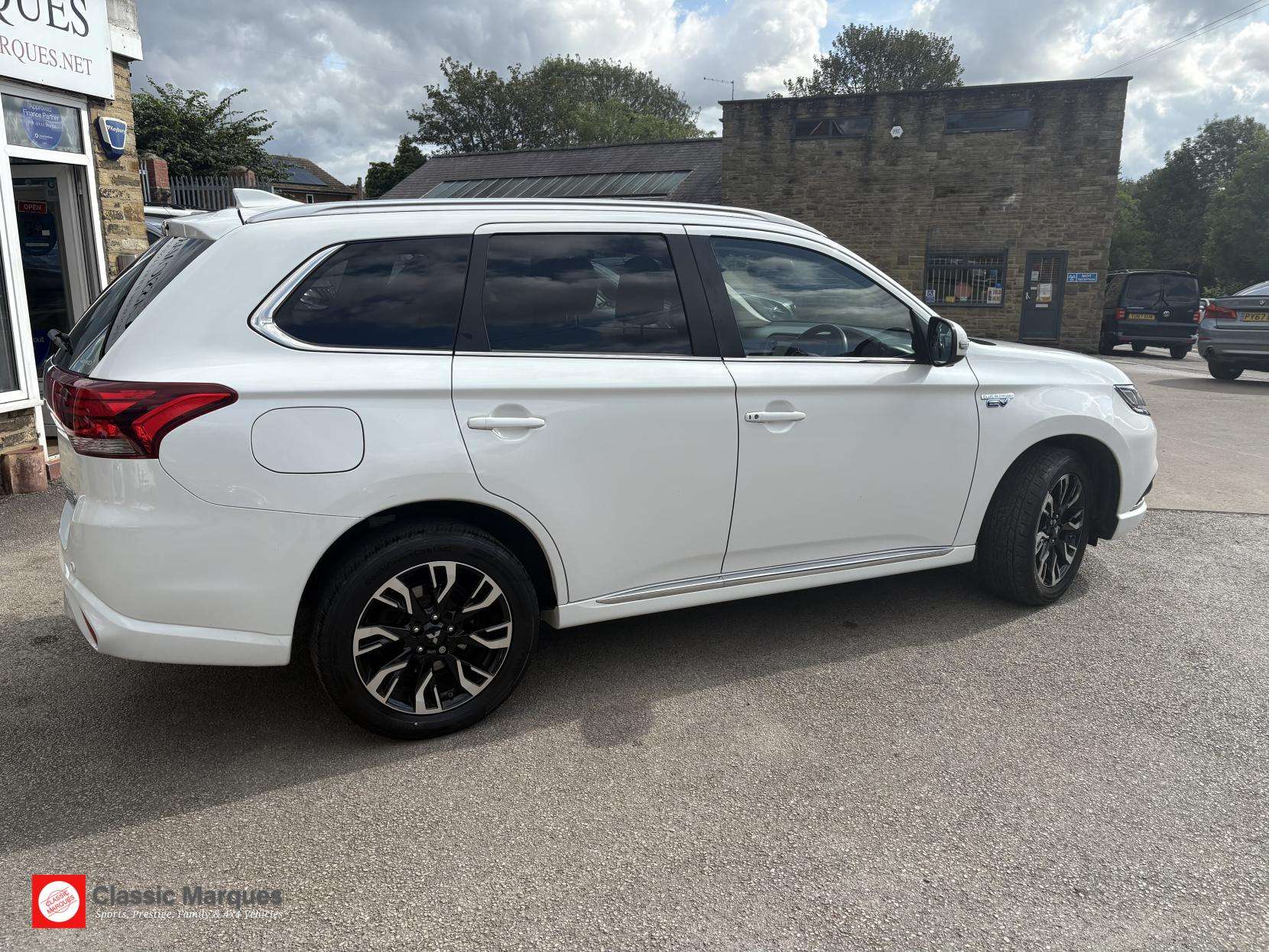 2017 MITSUBISHI OUTLANDER 2017 MITSUBISHI OUTLANDER