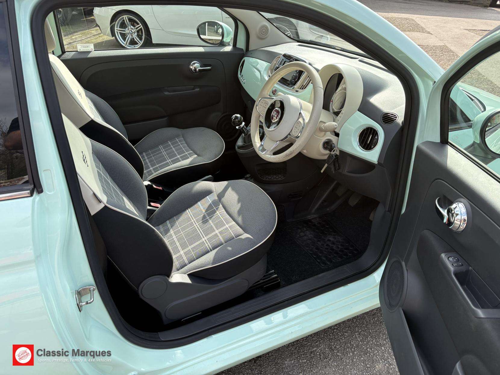 A 2016 FIAT 500 1.2 Lounge Hatchback 3dr Petrol Manual Euro 6 (s/s) (69 bhp) A 2016 FIAT 500 1.2 Lounge Hatchback 3dr Petrol Manual Euro 6 (s/s) (69 bhp)