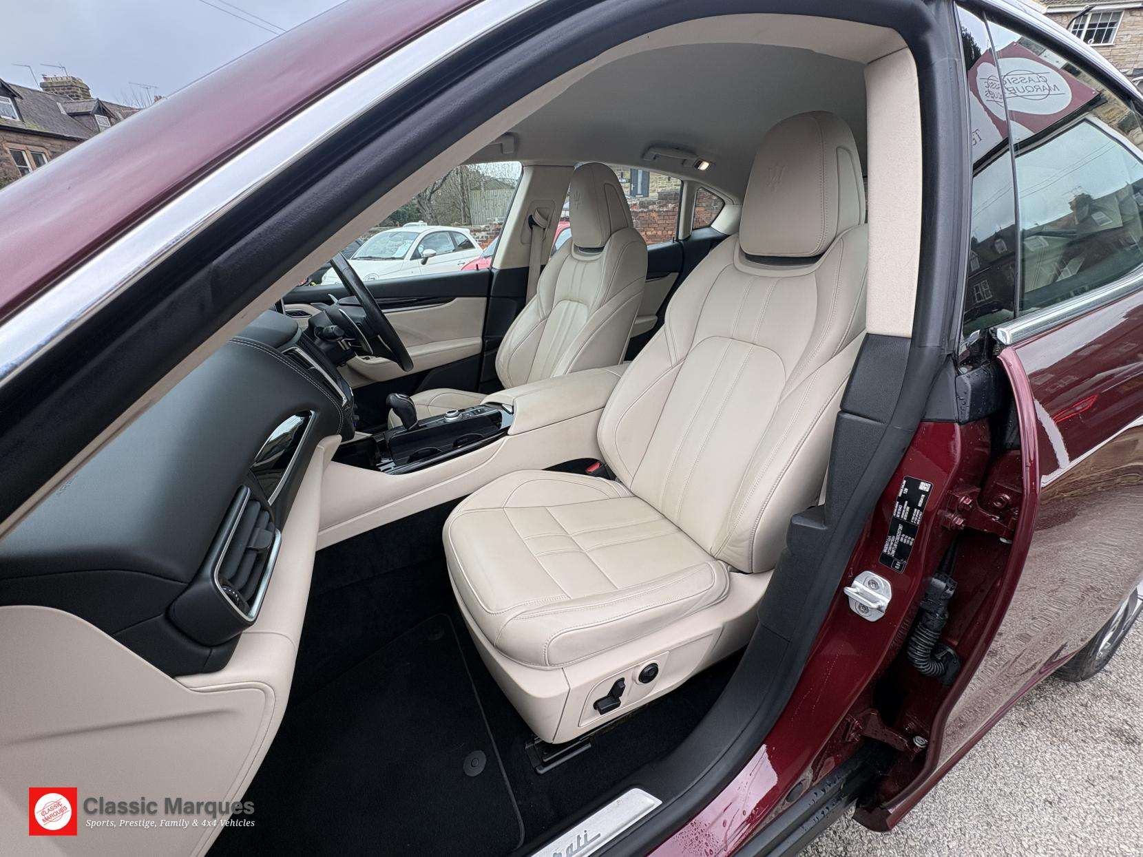 2018 MASERATI LEVANTE 2018 MASERATI LEVANTE