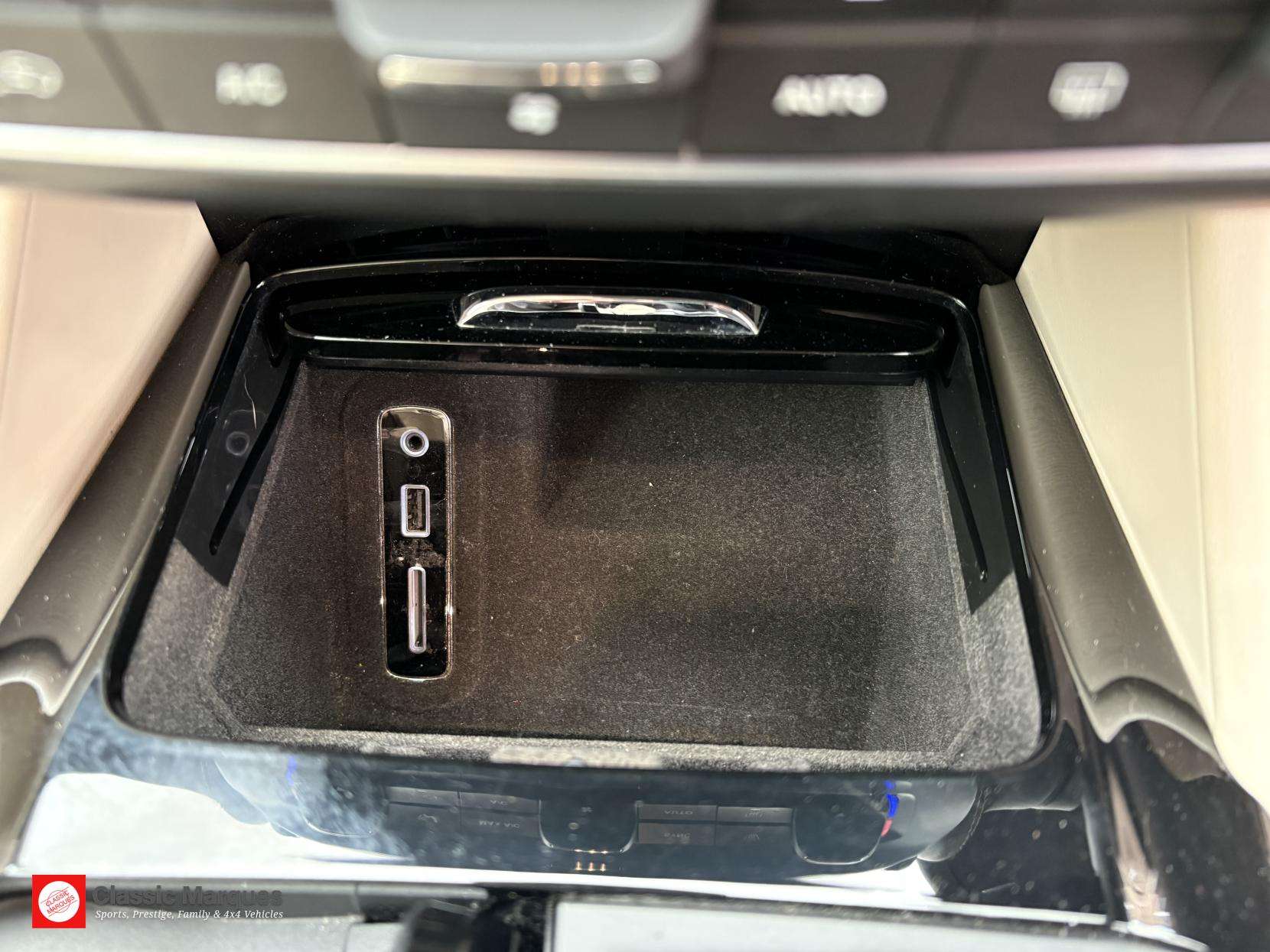 2018 MASERATI LEVANTE 2018 MASERATI LEVANTE