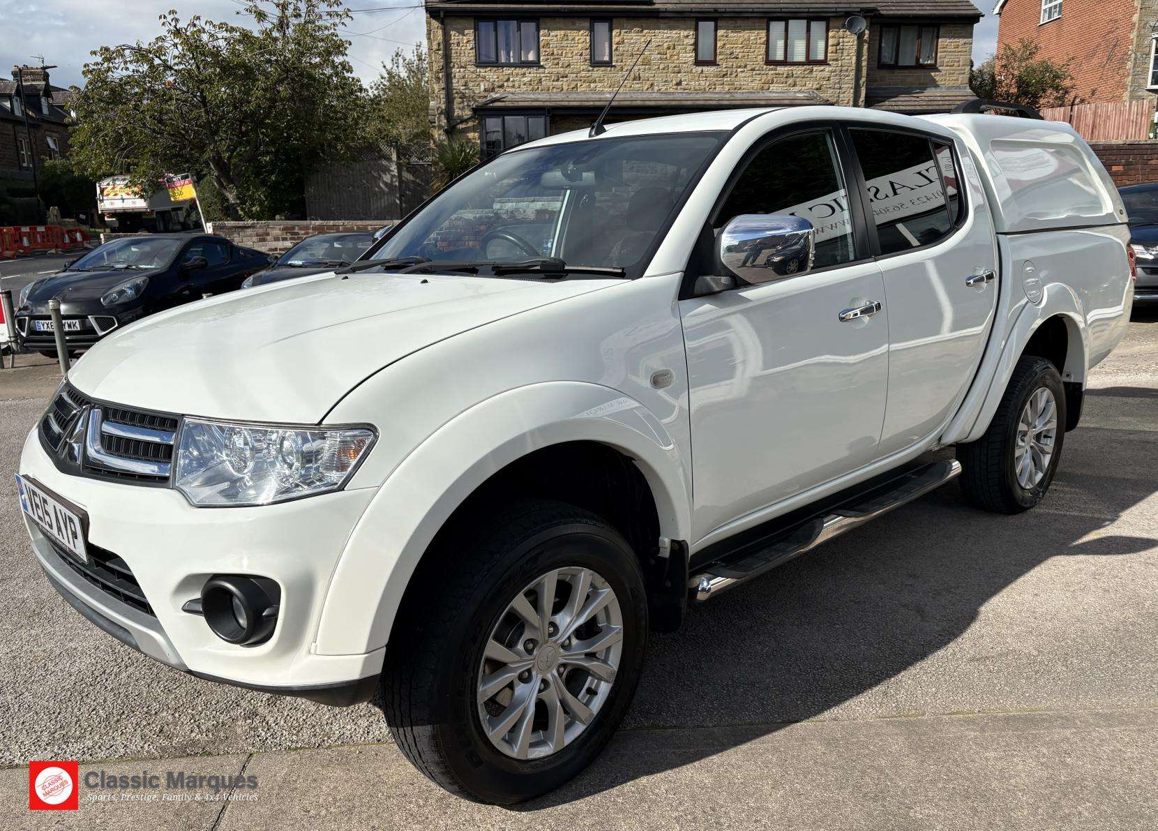 A 2015 MITSUBISHI L200 2.5 DI-D Challenger Pickup Double Cab 4dr Diesel Manual 4WD Euro 5 (LB) (175 ps) A 2015 MITSUBISHI L200 2.5 DI-D Challenger Pickup Double Cab 4dr Diesel Manual 4WD Euro 5 (LB) (175 ps)