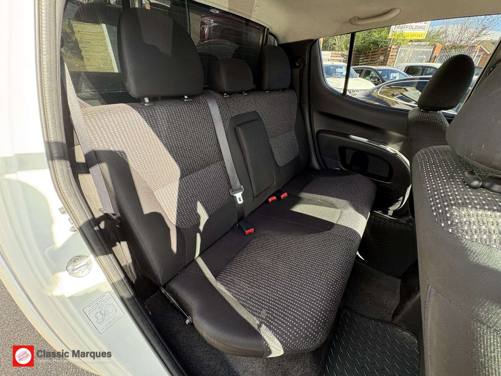 2015 MITSUBISHI L200 2015 MITSUBISHI L200