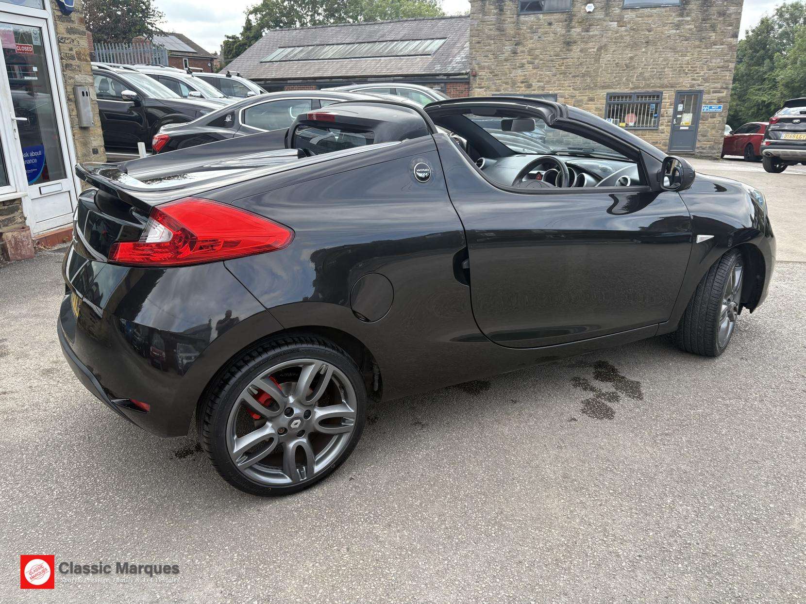 A 2010 RENAULT WIND 1.6 VVT Dynamique S Convertible 2dr Petrol Manual Euro 4 (133 ps) A 2010 RENAULT WIND 1.6 VVT Dynamique S Convertible 2dr Petrol Manual Euro 4 (133 ps)