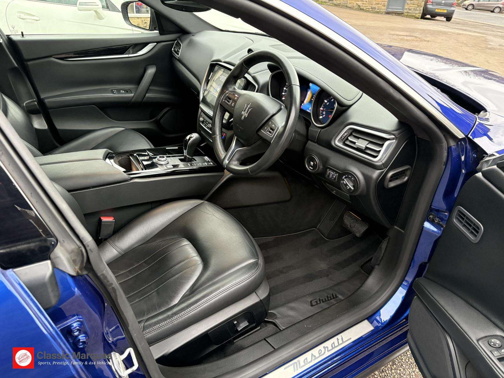 A 2017 MASERATI GHIBLI 3.0 V6 Saloon 4dr Petrol ZF Euro 6 (s/s) (330 ps) A 2017 MASERATI GHIBLI 3.0 V6 Saloon 4dr Petrol ZF Euro 6 (s/s) (330 ps)