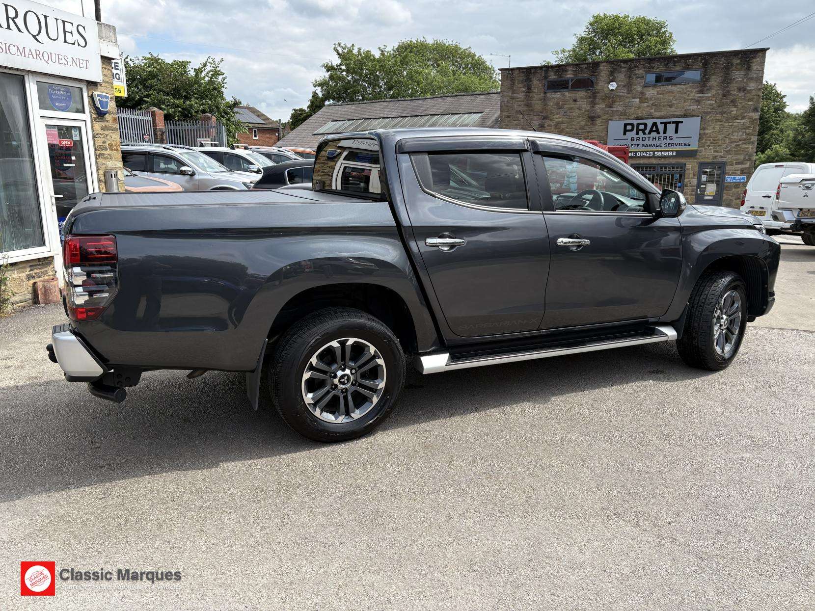 A 2019 MITSUBISHI L200 2.2 DI-D DC Barbarian X Pickup Double Cab 4dr Diesel Auto 4WD Euro 6 (s/s) (150 ps) A 2019 MITSUBISHI L200 2.2 DI-D DC Barbarian X Pickup Double Cab 4dr Diesel Auto 4WD Euro 6 (s/s) (150 ps)