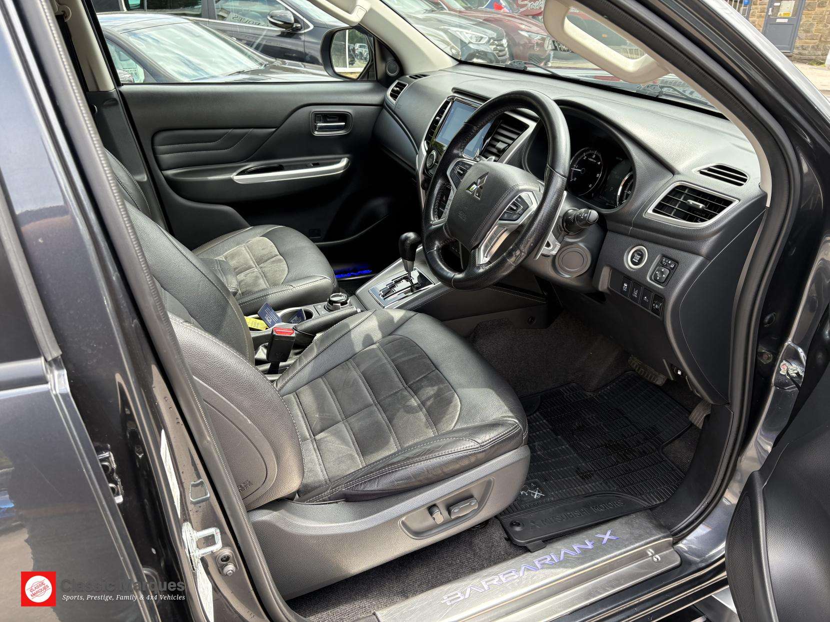 A 2019 MITSUBISHI L200 2.2 DI-D DC Barbarian X Pickup Double Cab 4dr Diesel Auto 4WD Euro 6 (s/s) (150 ps) A 2019 MITSUBISHI L200 2.2 DI-D DC Barbarian X Pickup Double Cab 4dr Diesel Auto 4WD Euro 6 (s/s) (150 ps)