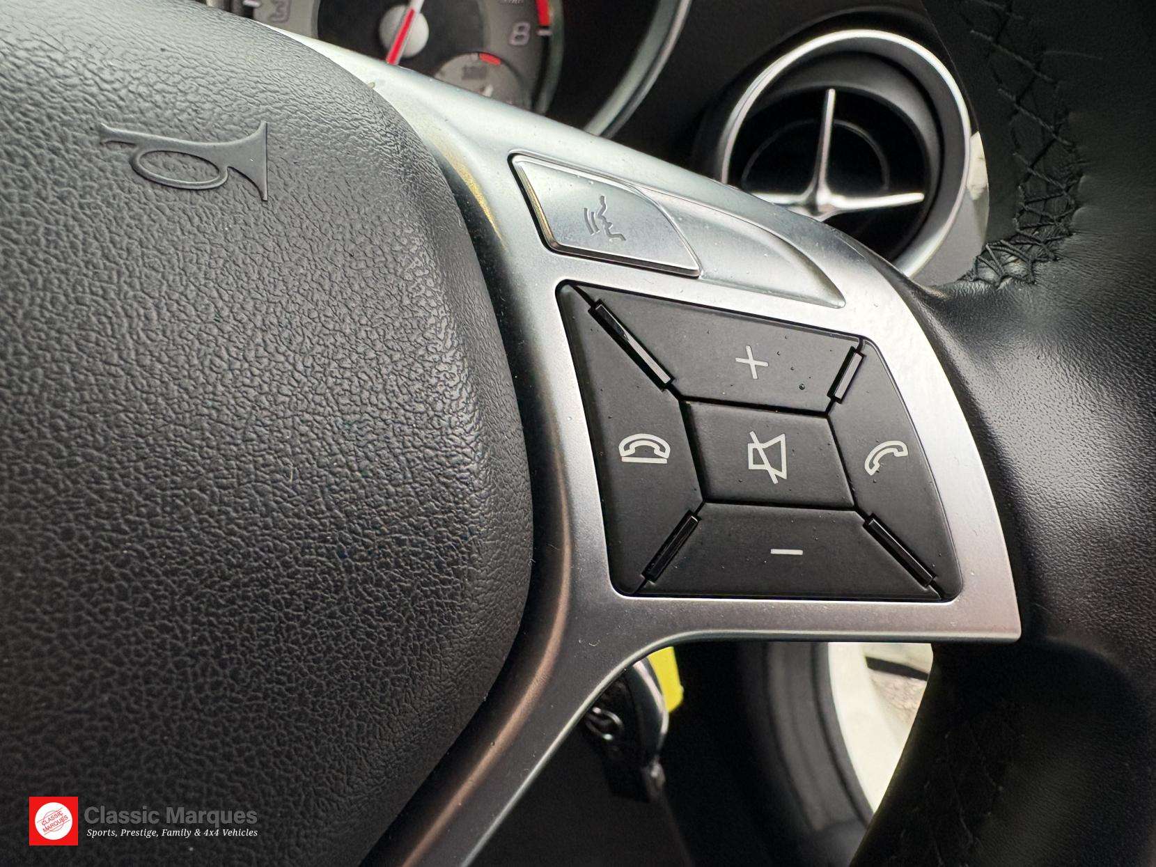 2012 MERCEDES-BENZ SLK 2012 MERCEDES-BENZ SLK