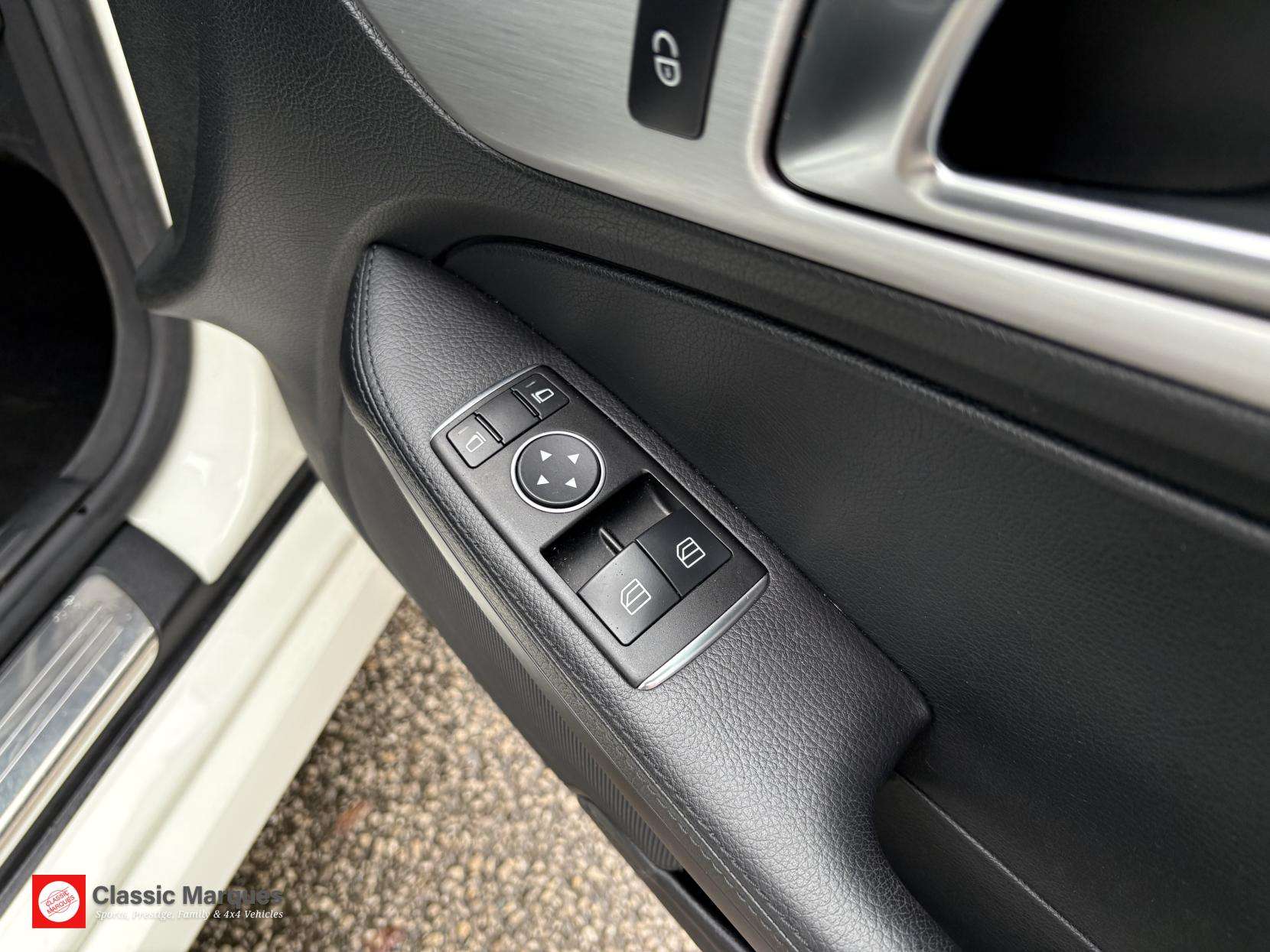 2012 MERCEDES-BENZ SLK 2012 MERCEDES-BENZ SLK