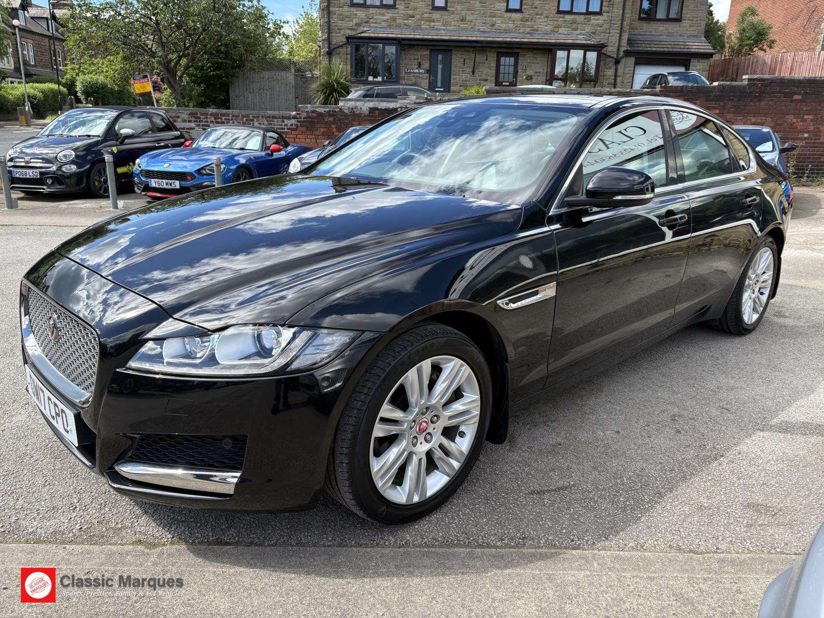A 2017 JAGUAR XF 2.0d Portfolio Saloon 4dr Diesel Auto AWD Euro 6 (s/s) (240 ps) A 2017 JAGUAR XF 2.0d Portfolio Saloon 4dr Diesel Auto AWD Euro 6 (s/s) (240 ps)