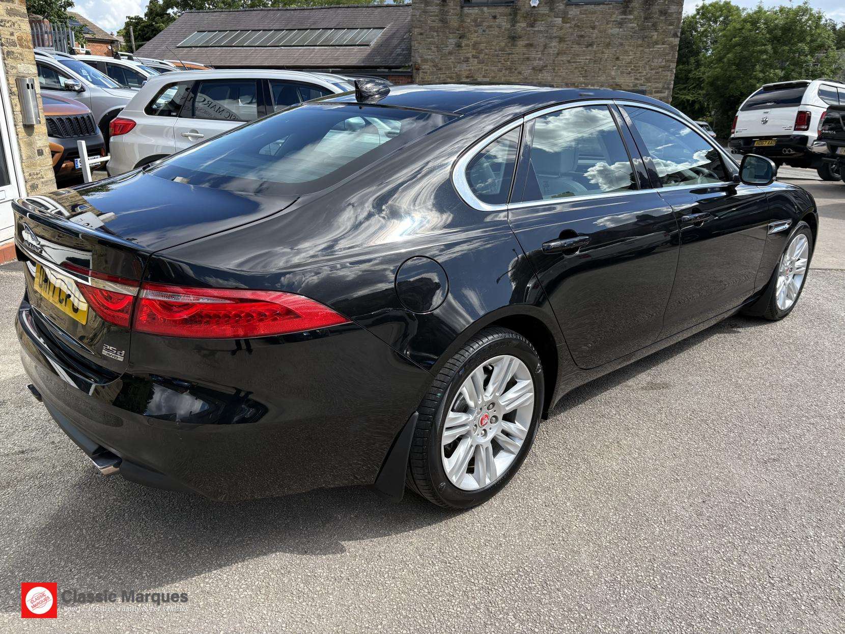 2017 JAGUAR XF 2017 JAGUAR XF