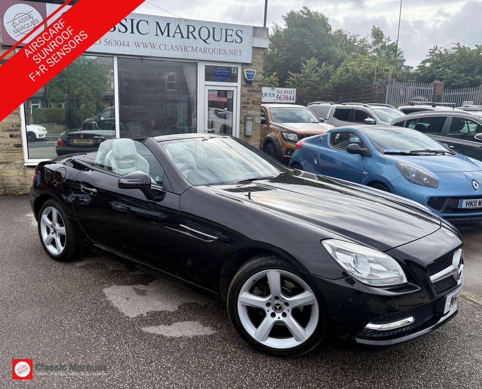 A 2011 MERCEDES-BENZ SLK 1.8 SLK200 BlueEfficiency Convertible 2dr Petrol G-Tronic+ Euro 5 (s/s) (184 ps) A 2011 MERCEDES-BENZ SLK 1.8 SLK200 BlueEfficiency Convertible 2dr Petrol G-Tronic+ Euro 5 (s/s) (184 ps)