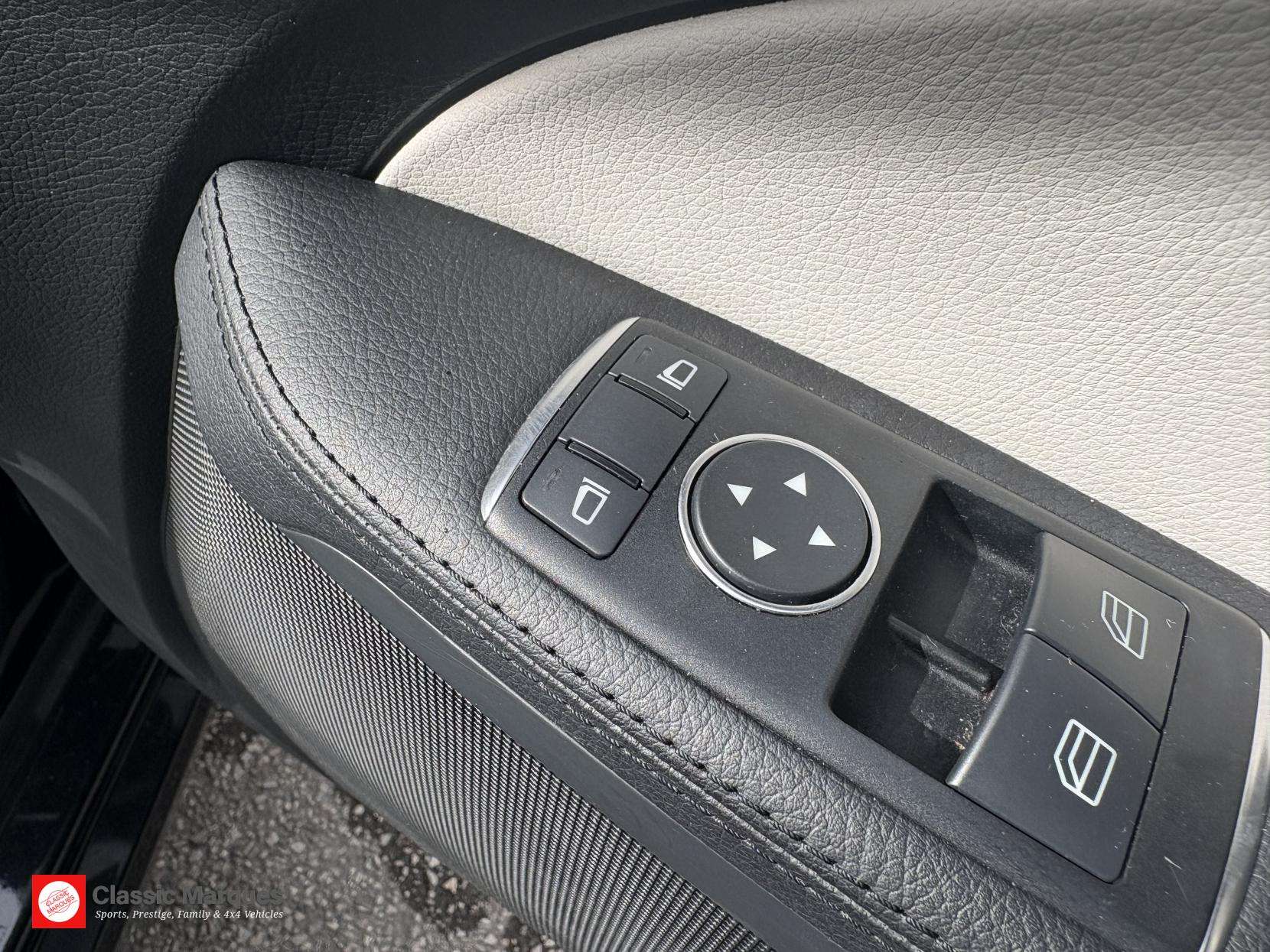 2011 MERCEDES-BENZ SLK 2011 MERCEDES-BENZ SLK