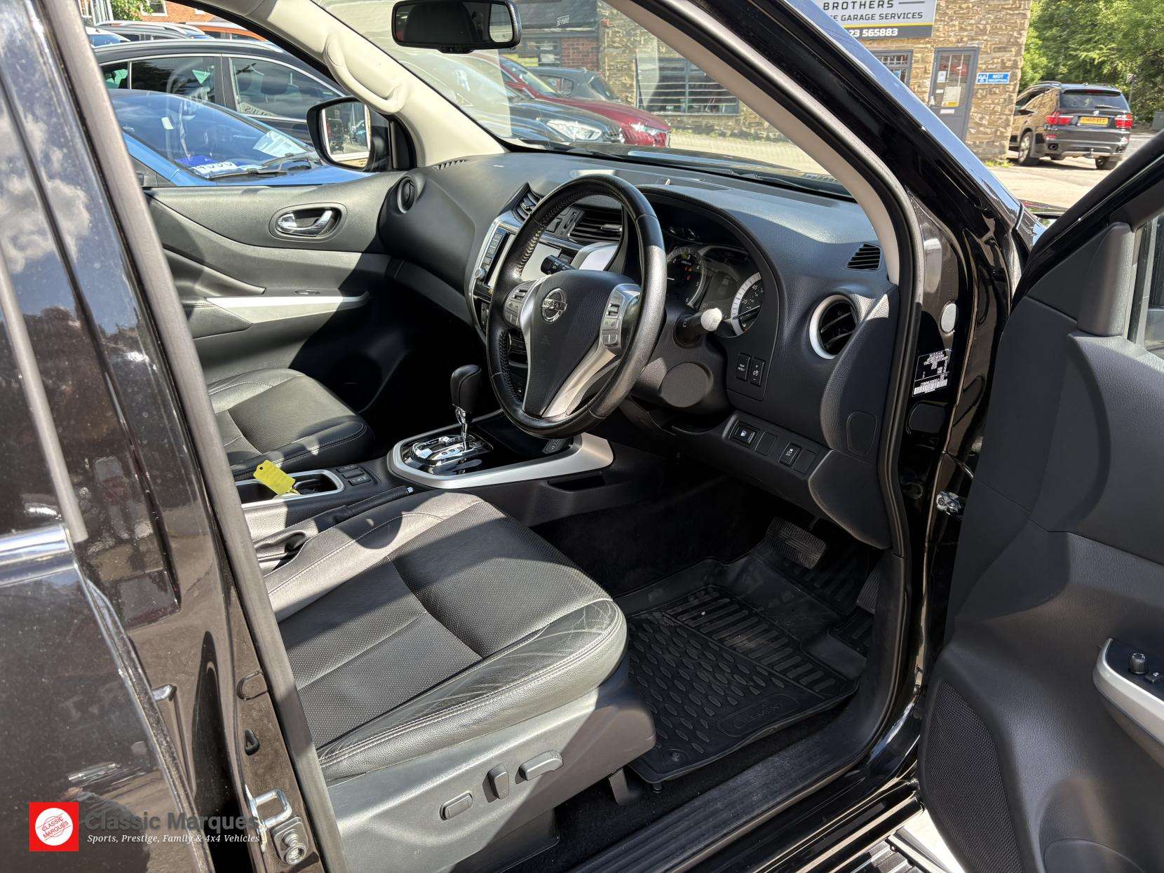 A 2019 NISSAN NAVARA 2.3 dCi Tekna Pickup Double Cab 4dr Diesel Auto 4WD Euro 6 (190 ps) A 2019 NISSAN NAVARA 2.3 dCi Tekna Pickup Double Cab 4dr Diesel Auto 4WD Euro 6 (190 ps)