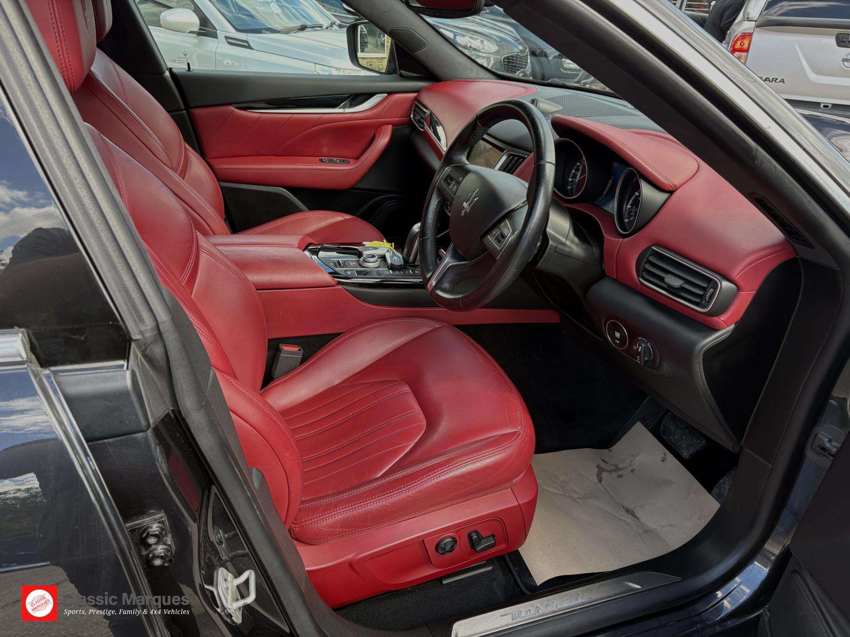 A 2019 MASERATI LEVANTE 3.0 V6 GranLusso SUV 5dr Petrol ZF 4WD Euro 6 (s/s) (350 ps) A 2019 MASERATI LEVANTE 3.0 V6 GranLusso SUV 5dr Petrol ZF 4WD Euro 6 (s/s) (350 ps)
