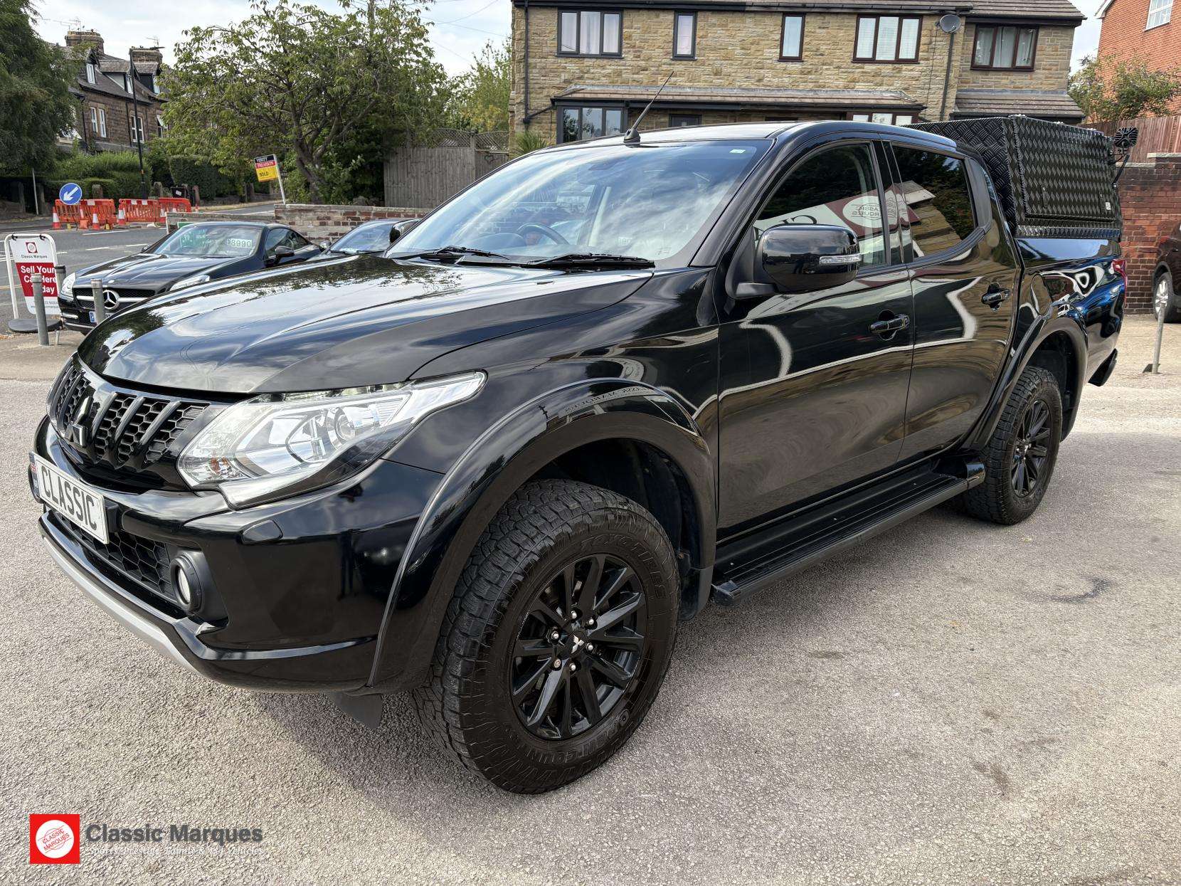 A 2019 MITSUBISHI L200 2.4 DI-D DC Challenger Pickup Double Cab 4dr Diesel Manual 4WD Euro 6 (181 ps) A 2019 MITSUBISHI L200 2.4 DI-D DC Challenger Pickup Double Cab 4dr Diesel Manual 4WD Euro 6 (181 ps)
