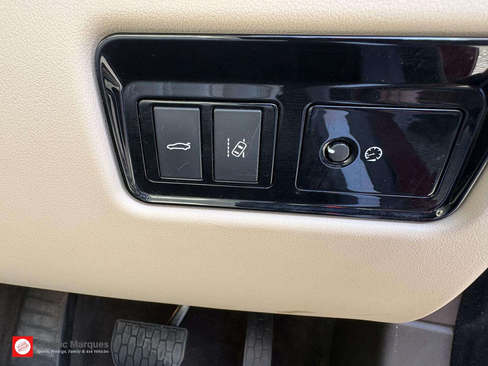 2017 JAGUAR XF 2017 JAGUAR XF