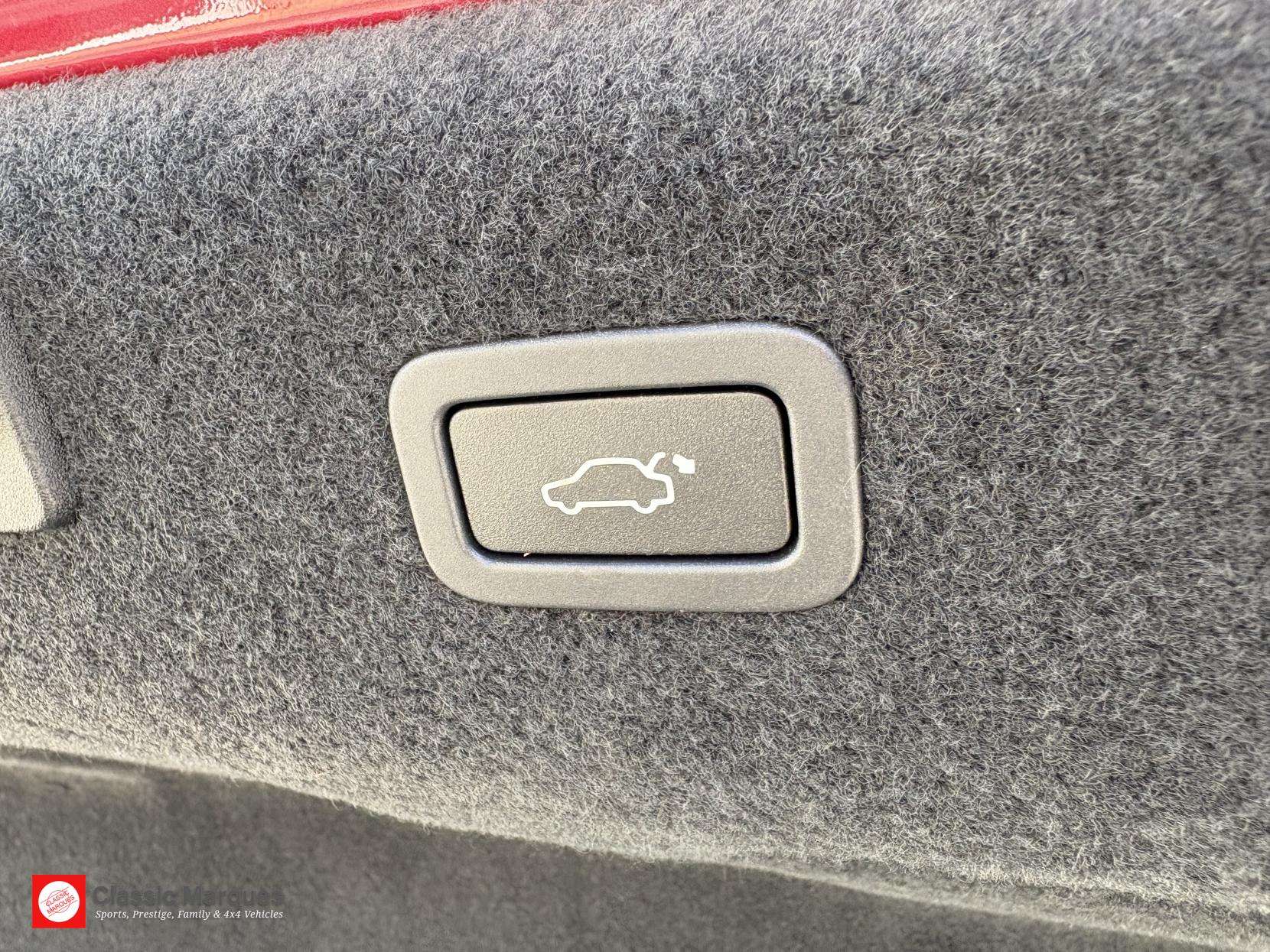 2017 JAGUAR XF 2017 JAGUAR XF