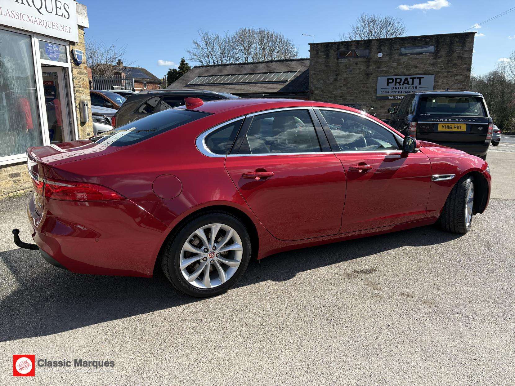 A 2017 JAGUAR XF 2.0d Portfolio Saloon 4dr Diesel Auto AWD Euro 6 (s/s) (180 ps) A 2017 JAGUAR XF 2.0d Portfolio Saloon 4dr Diesel Auto AWD Euro 6 (s/s) (180 ps)