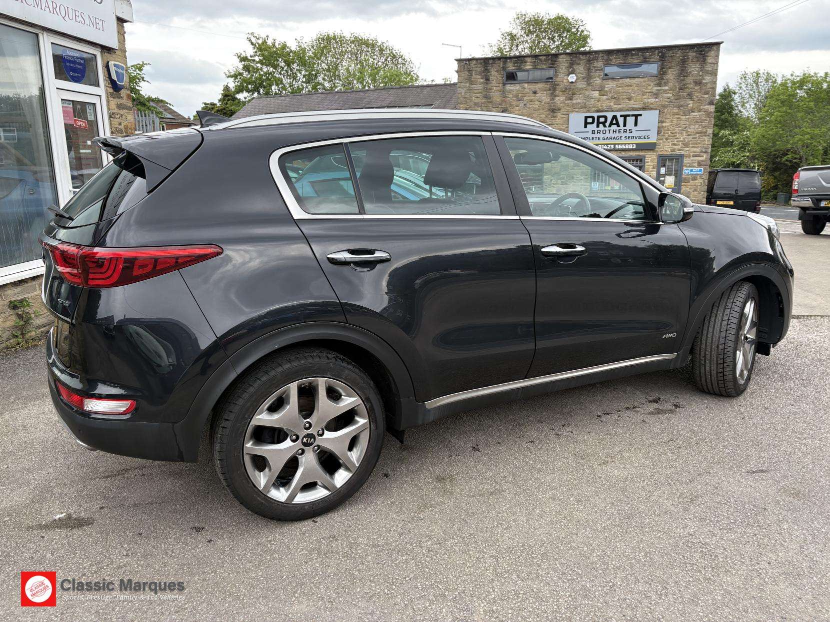 A 2017 KIA SPORTAGE 2.0 CRDi GT-Line SUV 5dr Diesel Manual AWD Euro 6 (134 bhp) A 2017 KIA SPORTAGE 2.0 CRDi GT-Line SUV 5dr Diesel Manual AWD Euro 6 (134 bhp)