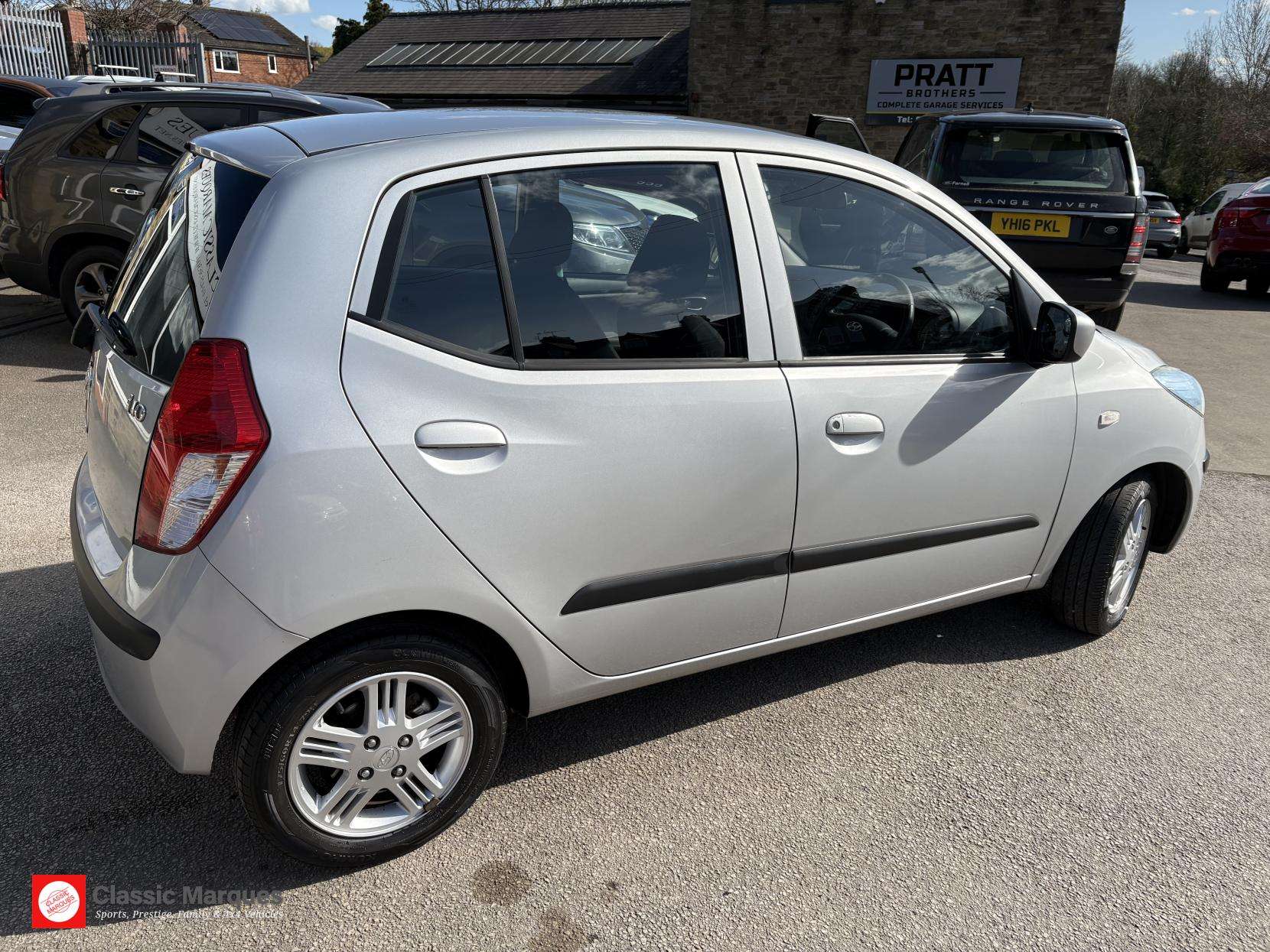 A 2008 HYUNDAI I10 1.2 Comfort Hatchback 5dr Petrol Auto Euro 4 (77 bhp) A 2008 HYUNDAI I10 1.2 Comfort Hatchback 5dr Petrol Auto Euro 4 (77 bhp)