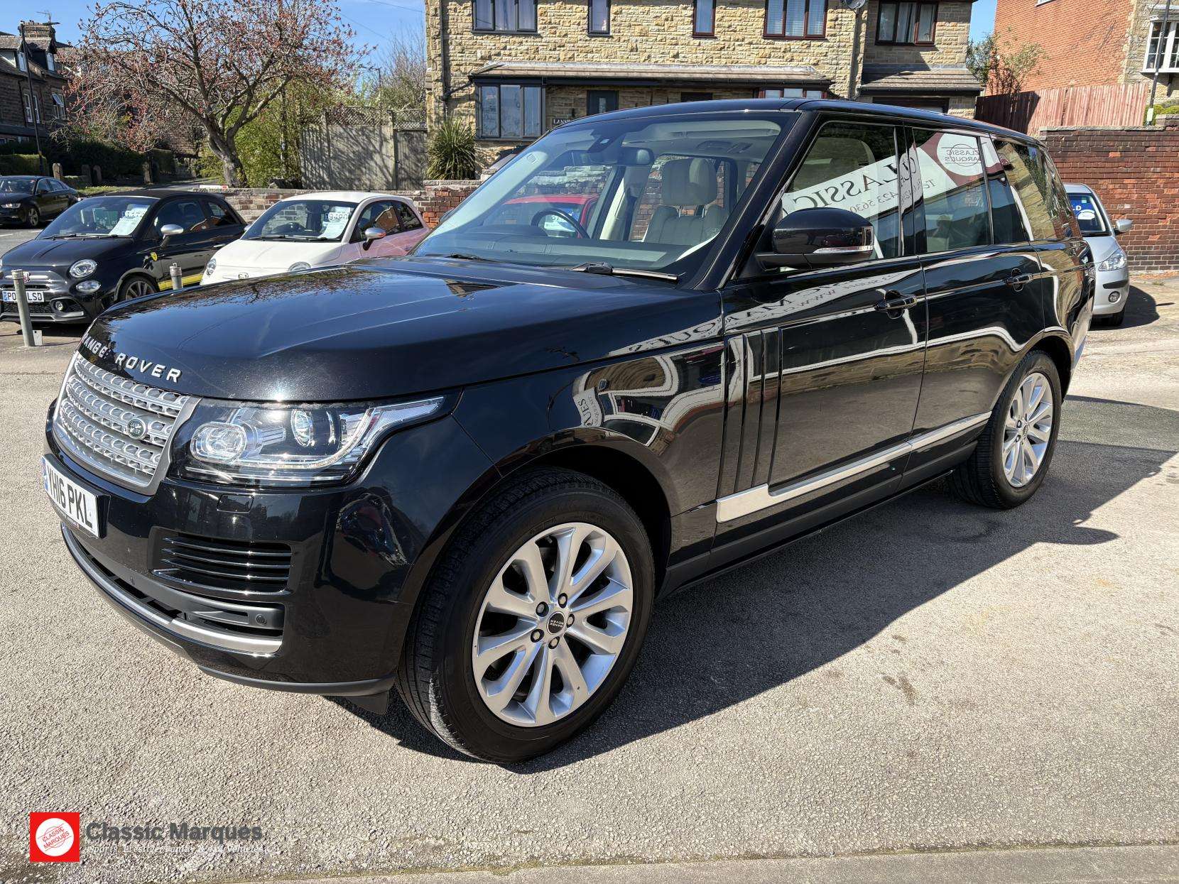 A 2016 LAND ROVER RANGE ROVER 3.0 TD V6 Vogue SUV 5dr Diesel Auto 4WD Euro 6 (s/s) (258 ps) A 2016 LAND ROVER RANGE ROVER 3.0 TD V6 Vogue SUV 5dr Diesel Auto 4WD Euro 6 (s/s) (258 ps)