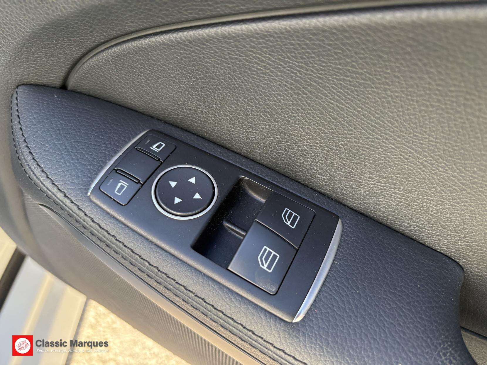 2012 MERCEDES-BENZ SLK 2012 MERCEDES-BENZ SLK