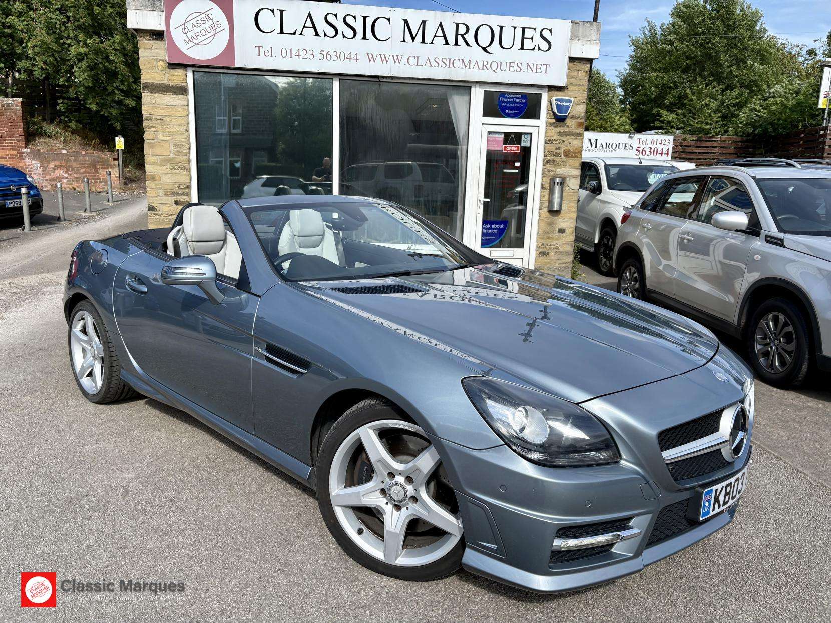 A 2012 MERCEDES-BENZ SLK 1.8 SLK200 BlueEfficiency AMG Sport Convertible 2dr Petrol G-Tronic+ Euro 5 (s/s) (184 ps) A 2012 MERCEDES-BENZ SLK 1.8 SLK200 BlueEfficiency AMG Sport Convertible 2dr Petrol G-Tronic+ Euro 5 (s/s) (184 ps)