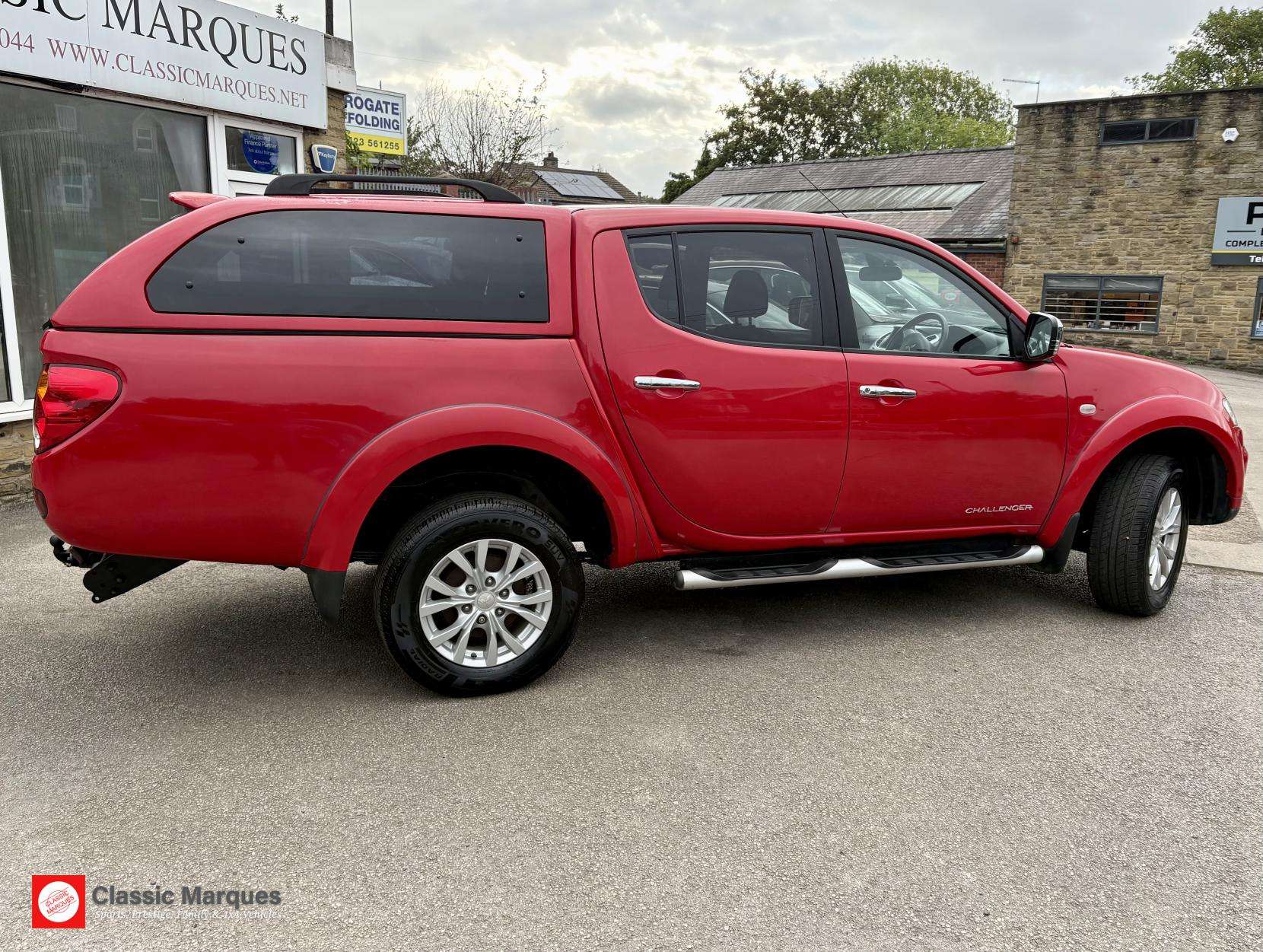 A 2015 MITSUBISHI L200 2.5 DI-D Challenger Pickup Double Cab 4dr Diesel Manual 4WD Euro 5 (LB) (175 ps) A 2015 MITSUBISHI L200 2.5 DI-D Challenger Pickup Double Cab 4dr Diesel Manual 4WD Euro 5 (LB) (175 ps)