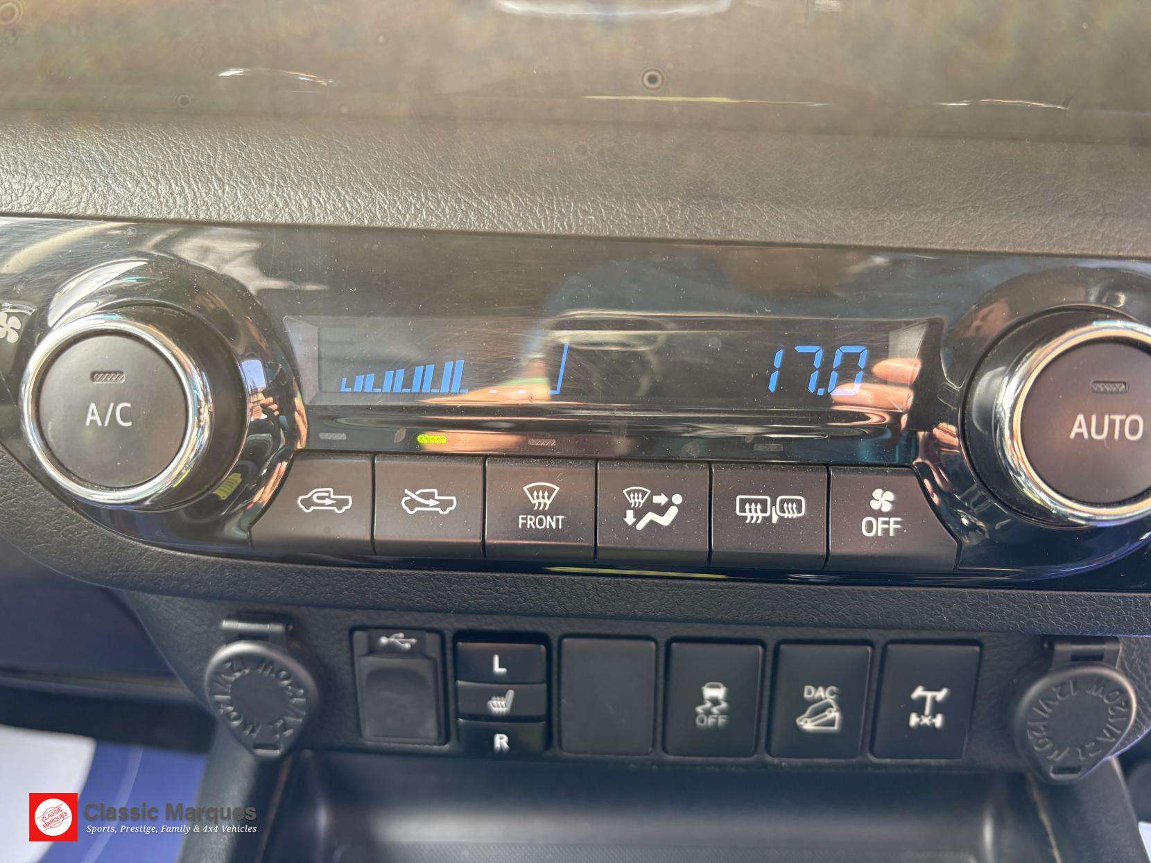 2016 TOYOTA HILUX 2016 TOYOTA HILUX