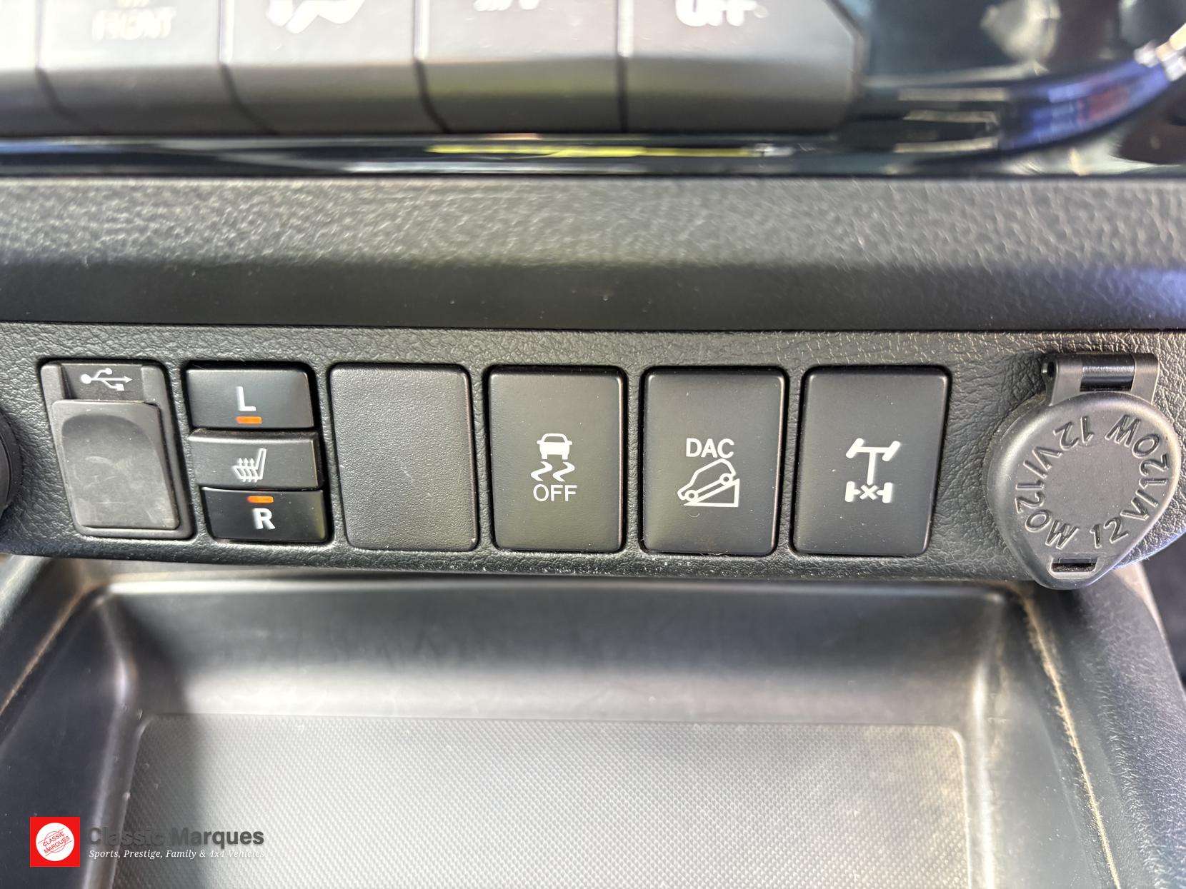 2016 TOYOTA HILUX 2016 TOYOTA HILUX