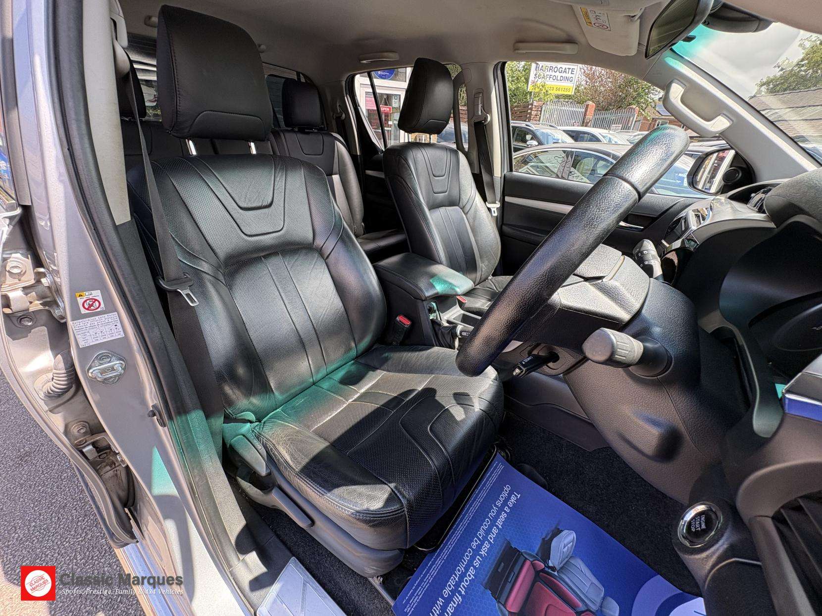 2016 TOYOTA HILUX 2016 TOYOTA HILUX