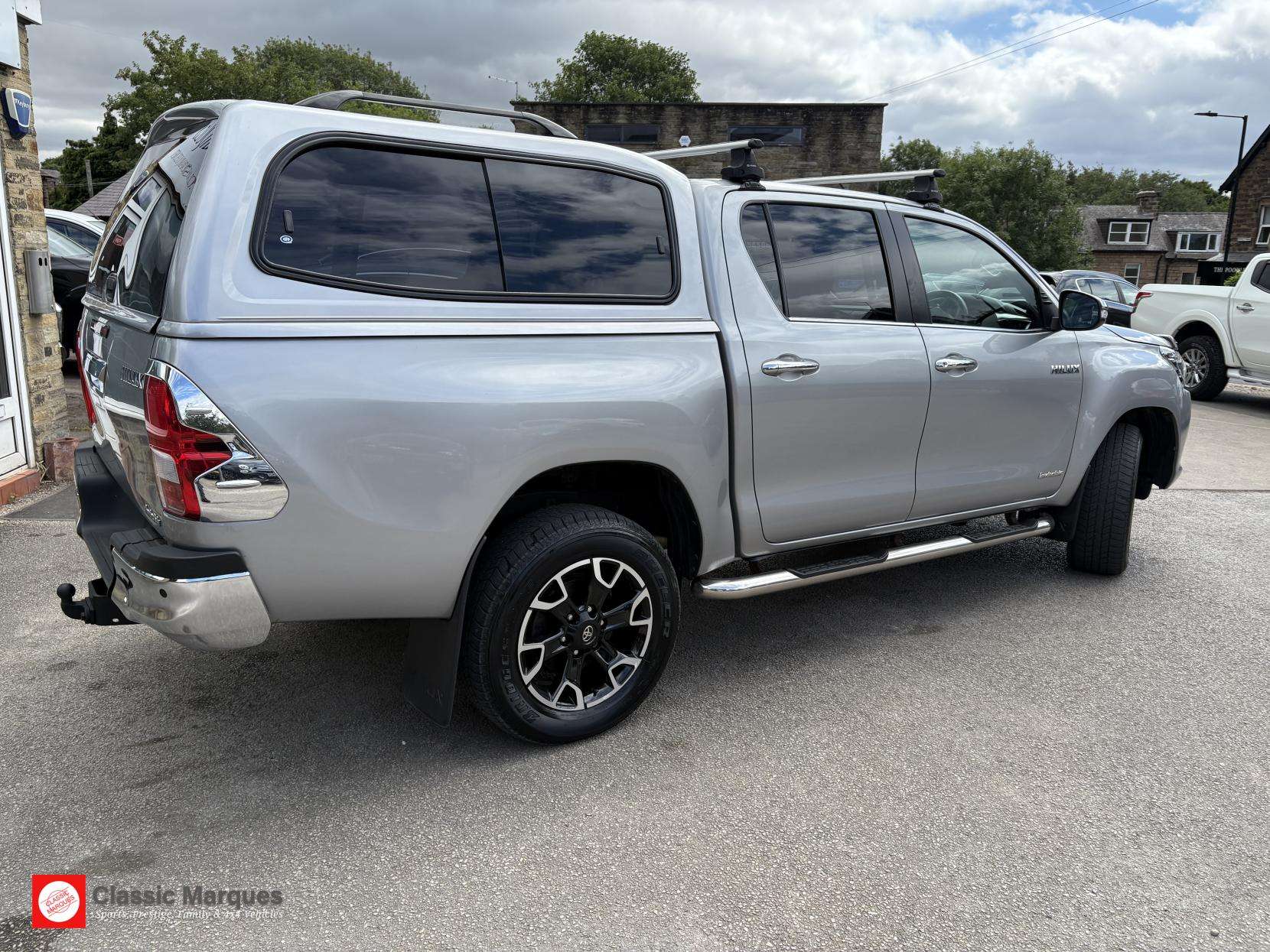 A 2016 TOYOTA HILUX 2.4 D-4D Invincible X Pickup Double Cab 4dr Diesel Auto 4WD Euro 6 (TSS) (150 ps) A 2016 TOYOTA HILUX 2.4 D-4D Invincible X Pickup Double Cab 4dr Diesel Auto 4WD Euro 6 (TSS) (150 ps)