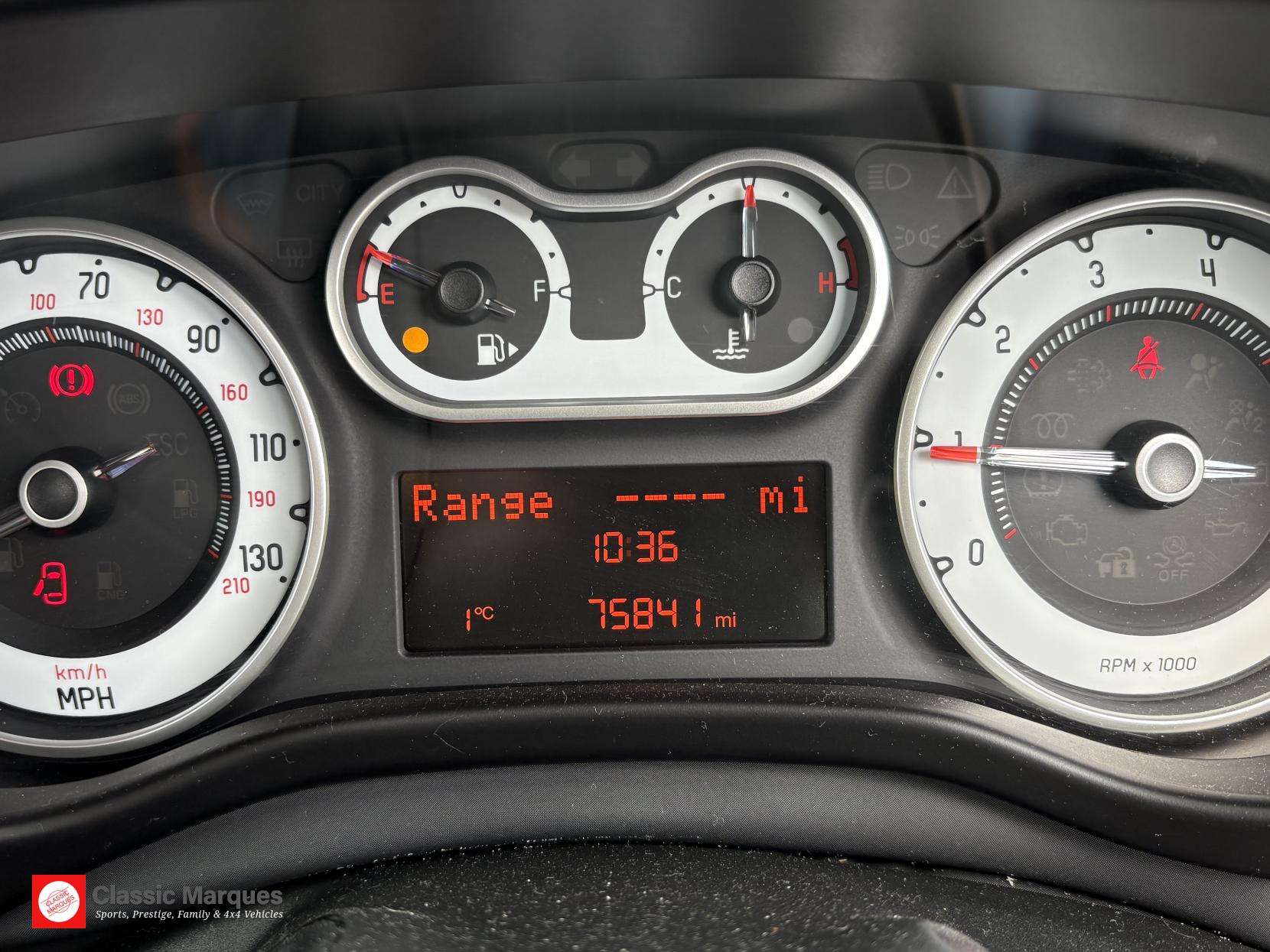 2013 FIAT 500L 2013 FIAT 500L