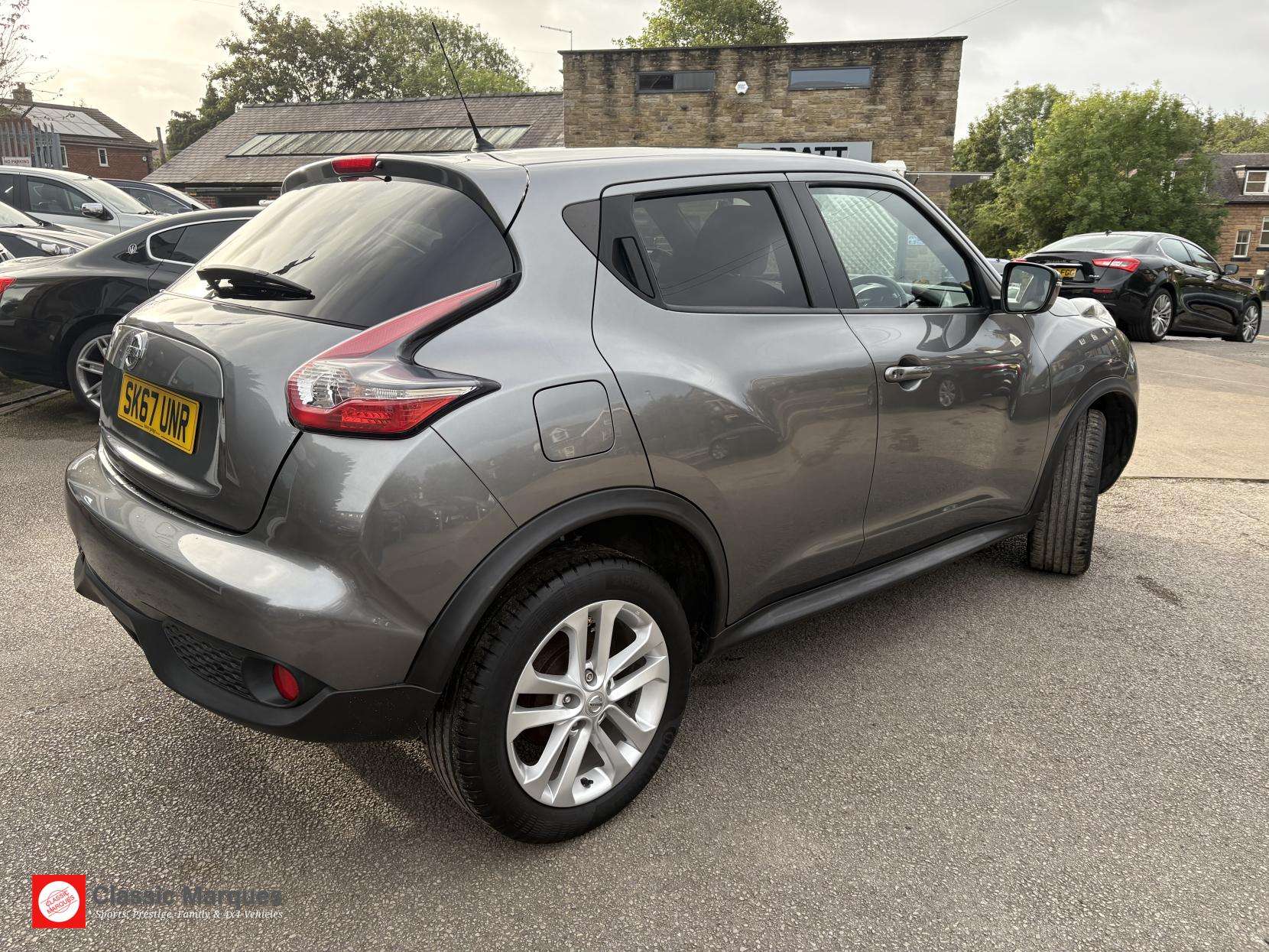 A 2017 NISSAN JUKE 1.6 N-Connecta SUV 5dr Petrol XTRON Euro 6 (117 ps) A 2017 NISSAN JUKE 1.6 N-Connecta SUV 5dr Petrol XTRON Euro 6 (117 ps)