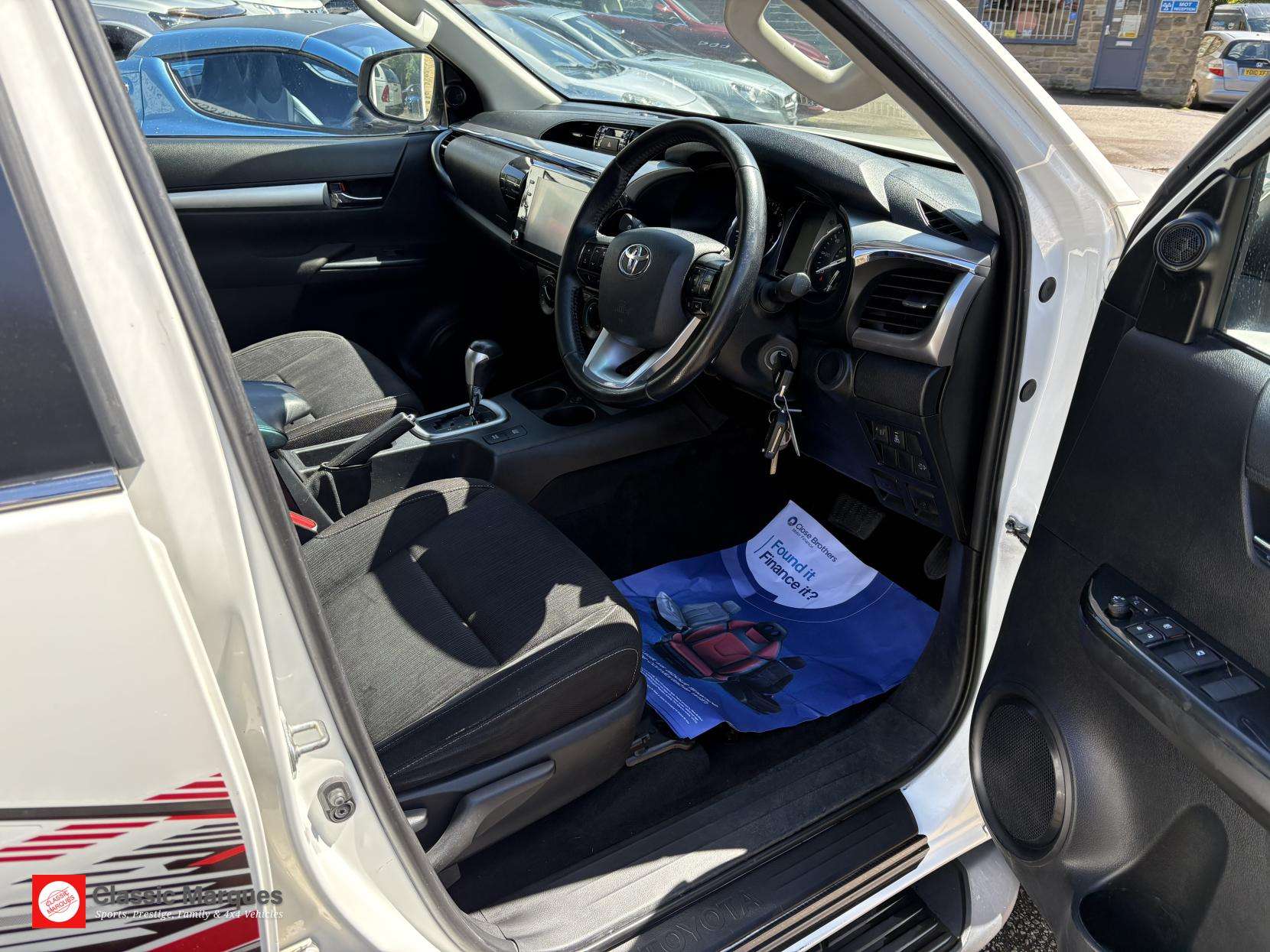 A 2021 TOYOTA HILUX 2.4 D-4D Icon Pickup Double Cab 4dr Diesel Auto 4WD Euro 6 (s/s) (150 ps) A 2021 TOYOTA HILUX 2.4 D-4D Icon Pickup Double Cab 4dr Diesel Auto 4WD Euro 6 (s/s) (150 ps)