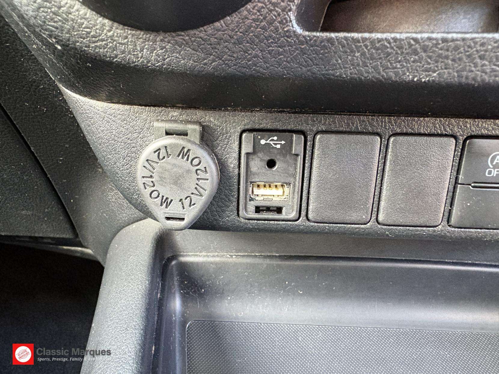2021 TOYOTA HILUX 2021 TOYOTA HILUX