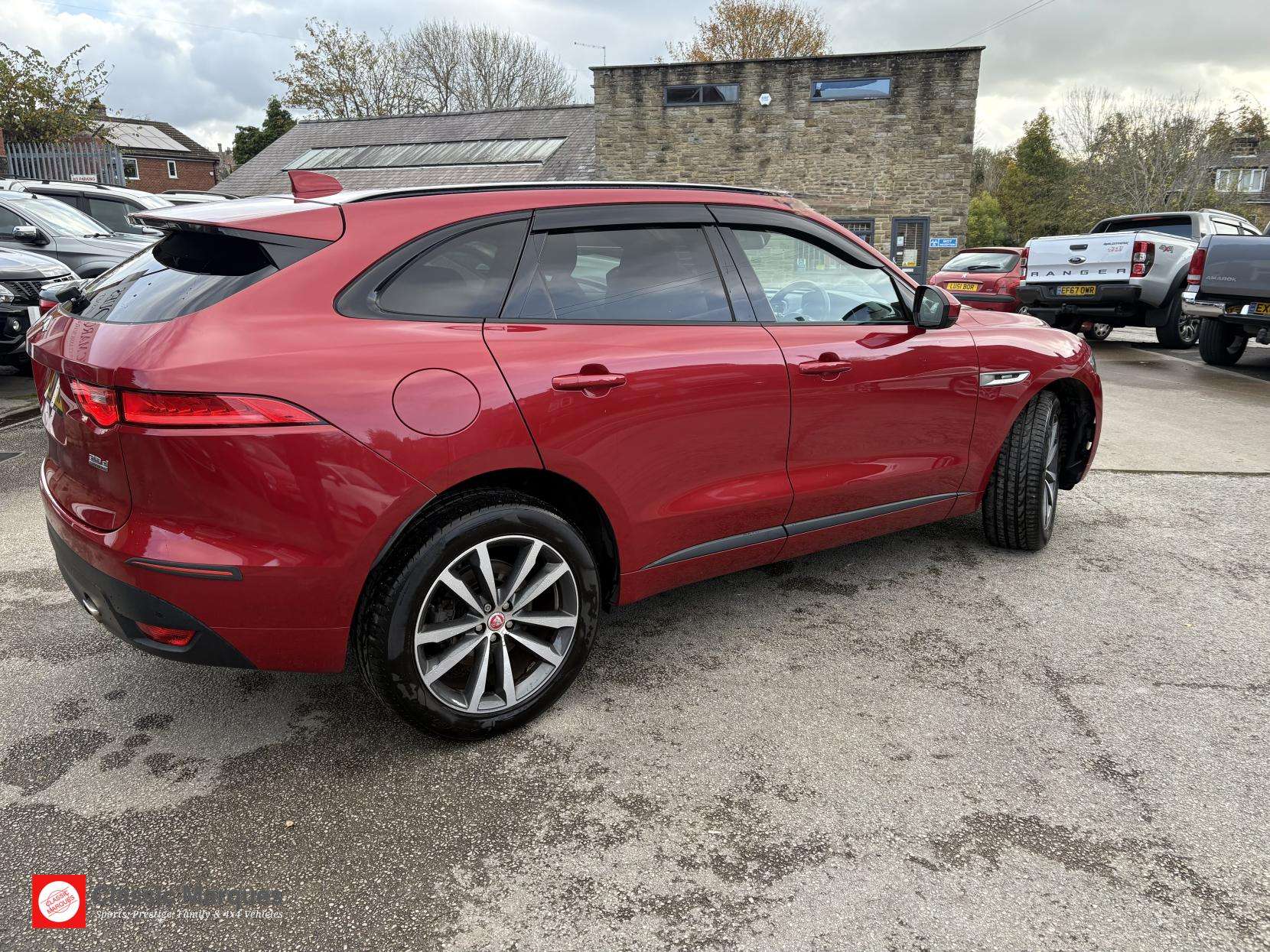 2017 JAGUAR F-PACE 2017 JAGUAR F-PACE