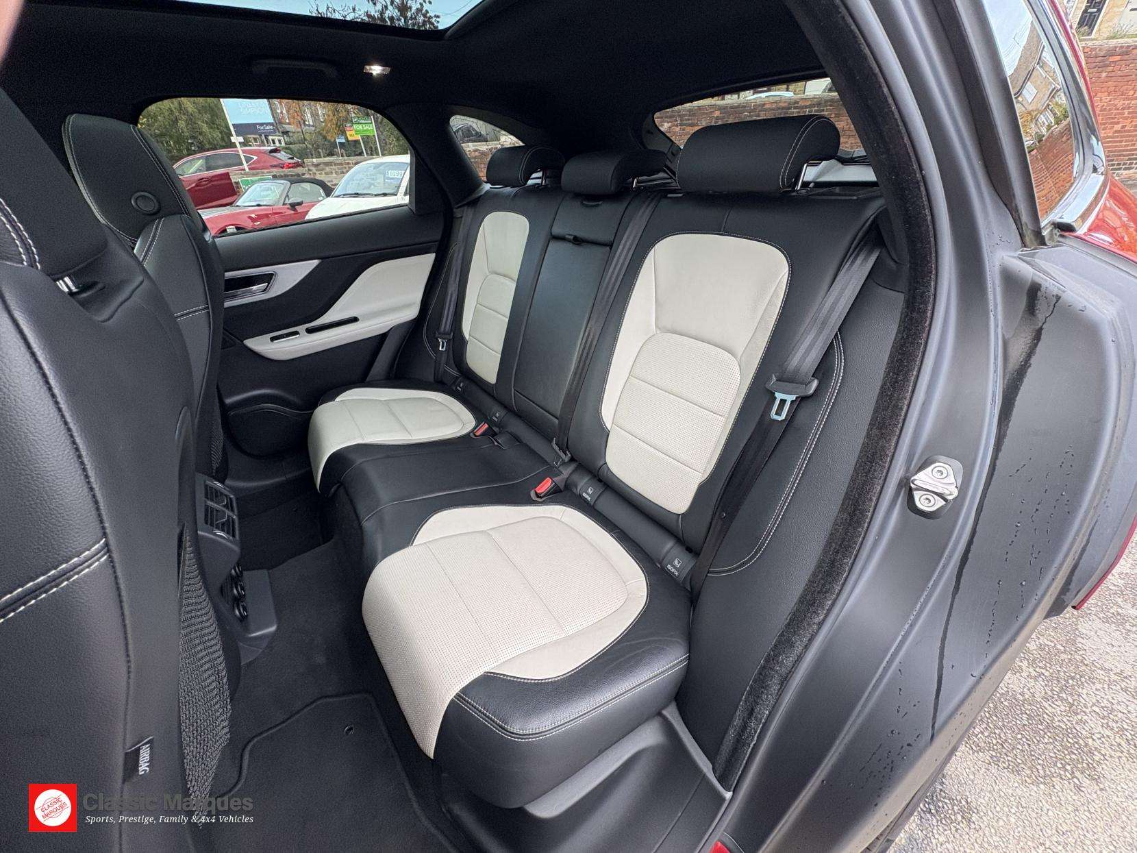 2017 JAGUAR F-PACE 2017 JAGUAR F-PACE