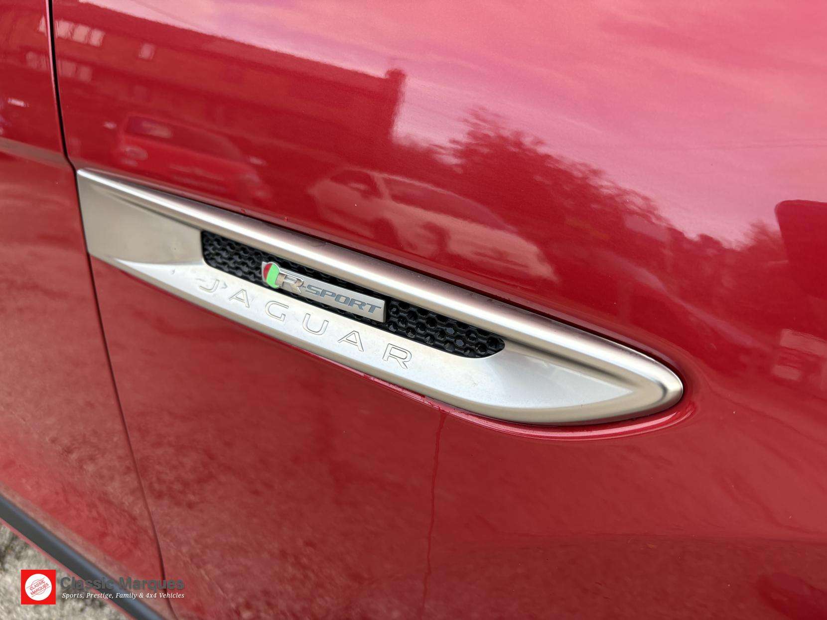 2017 JAGUAR F-PACE 2017 JAGUAR F-PACE