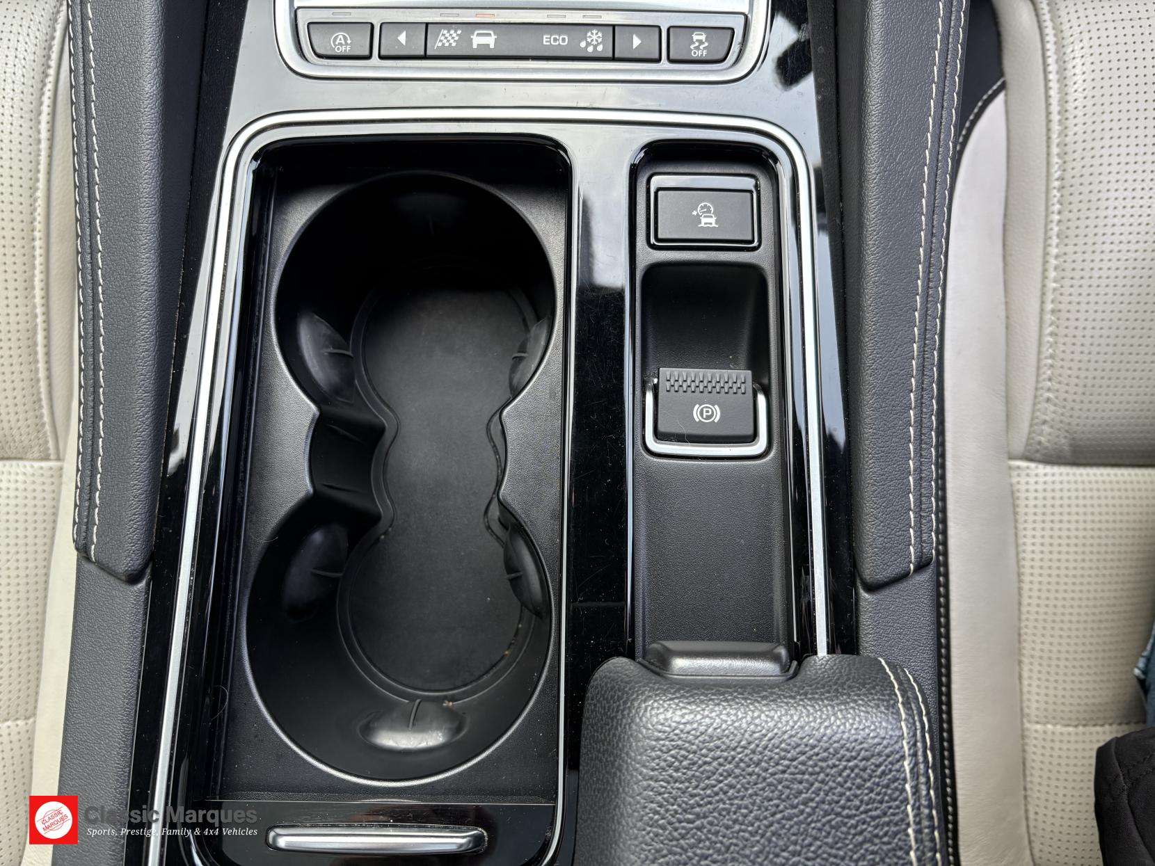 2017 JAGUAR F-PACE 2017 JAGUAR F-PACE