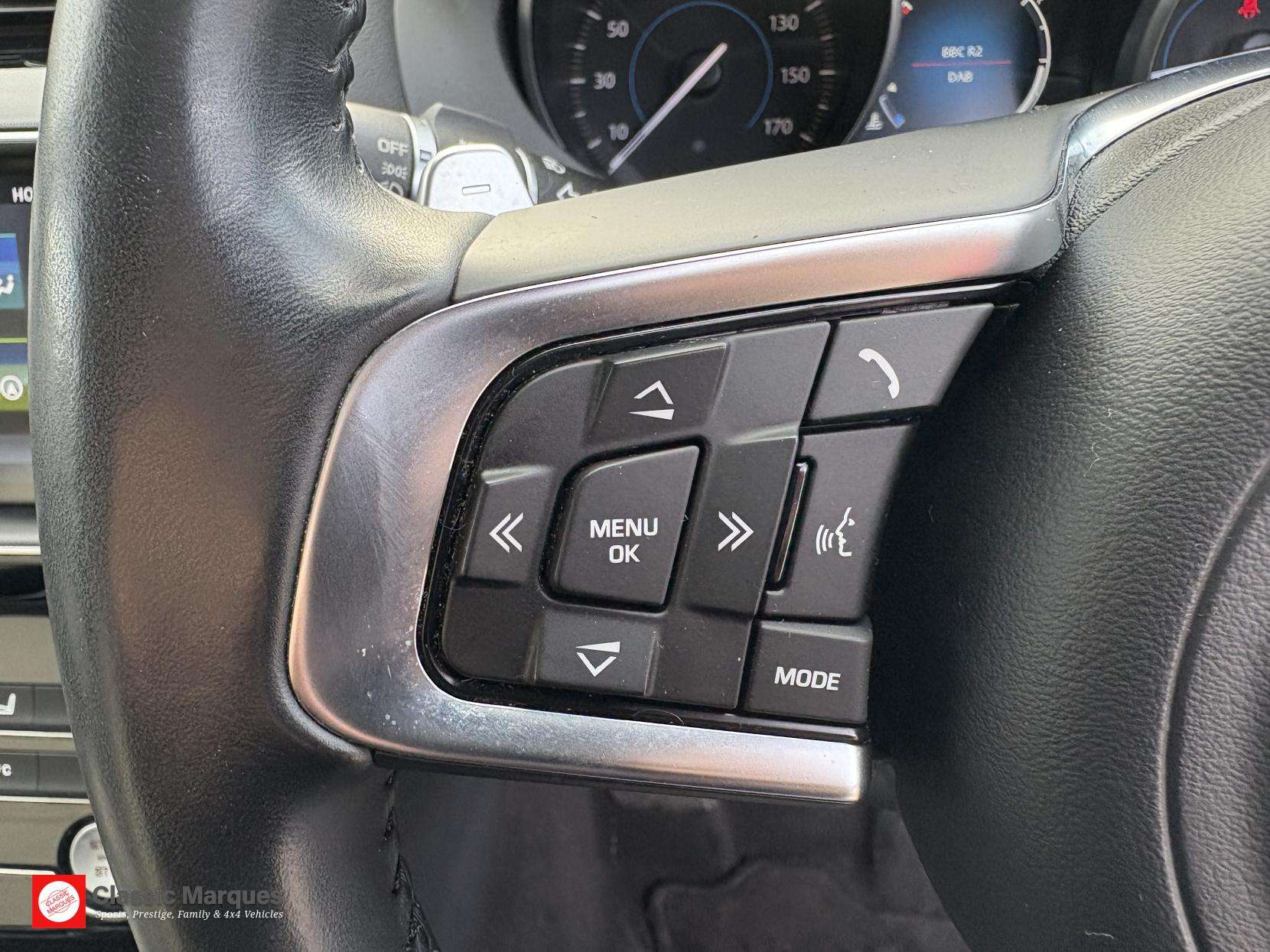 2017 JAGUAR F-PACE 2017 JAGUAR F-PACE