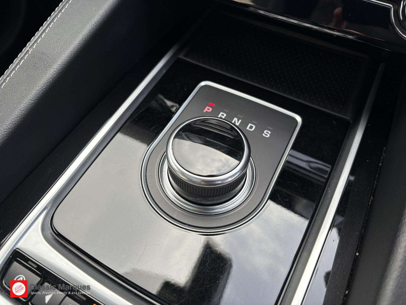 2017 JAGUAR F-PACE 2017 JAGUAR F-PACE