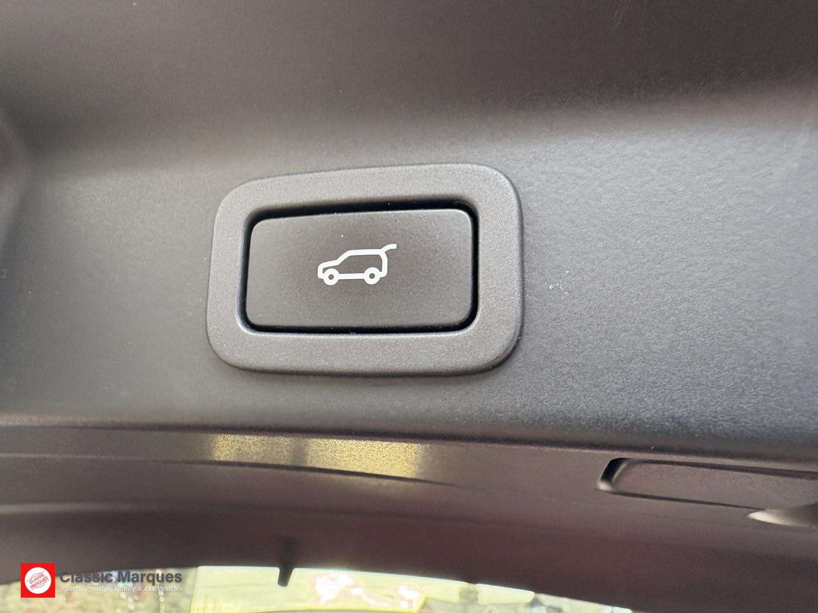 2017 JAGUAR F-PACE 2017 JAGUAR F-PACE