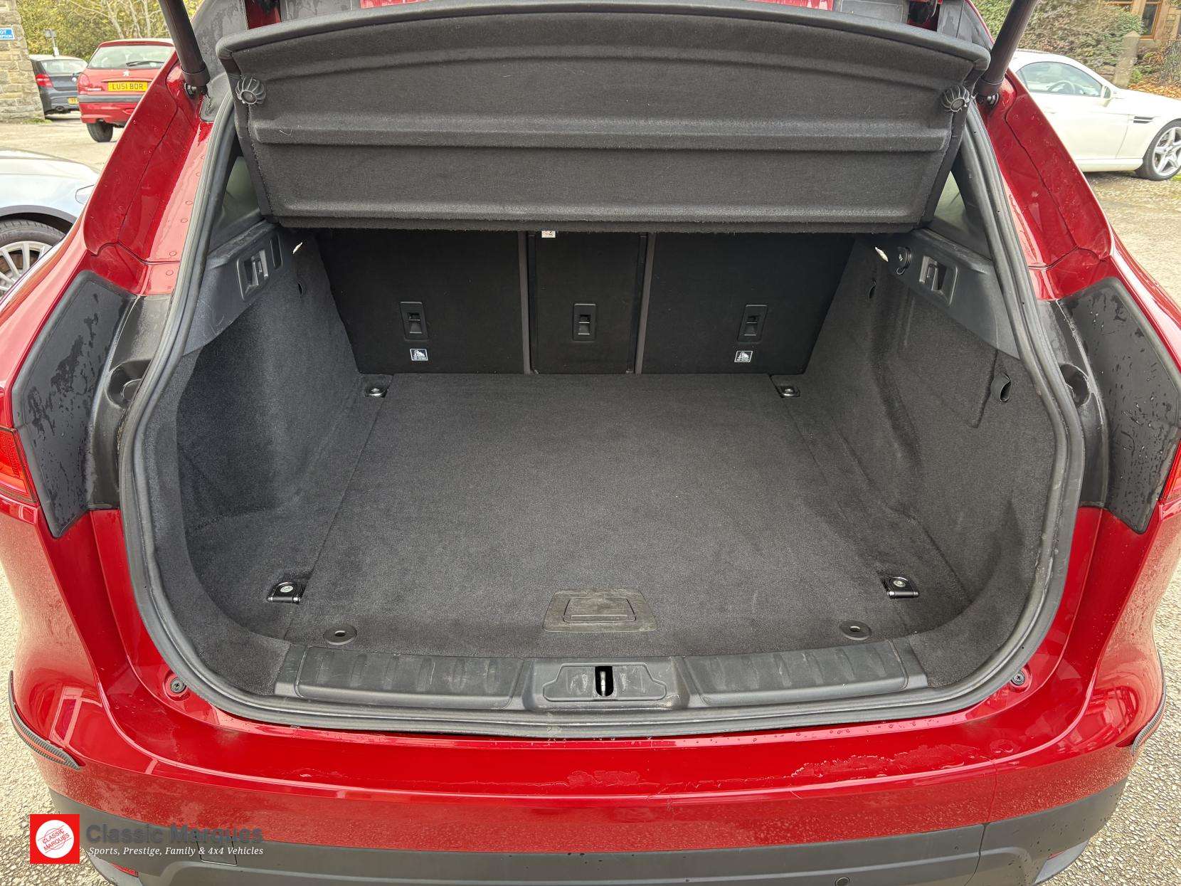 2017 JAGUAR F-PACE 2017 JAGUAR F-PACE