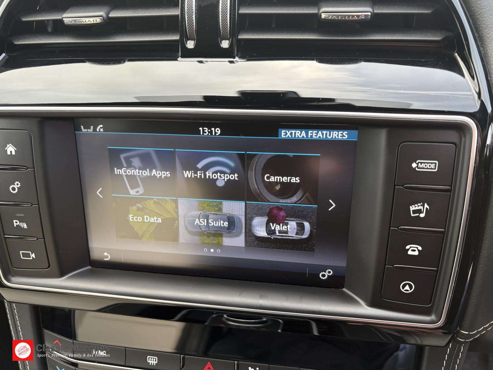 2017 JAGUAR F-PACE 2017 JAGUAR F-PACE