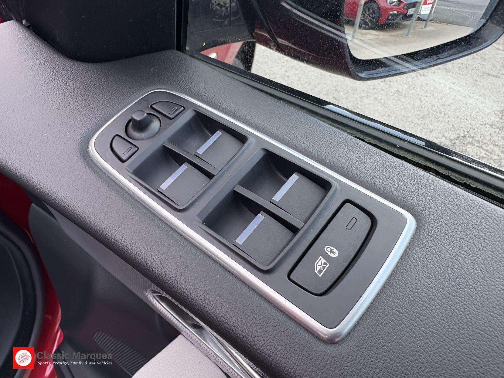 2017 JAGUAR F-PACE 2017 JAGUAR F-PACE