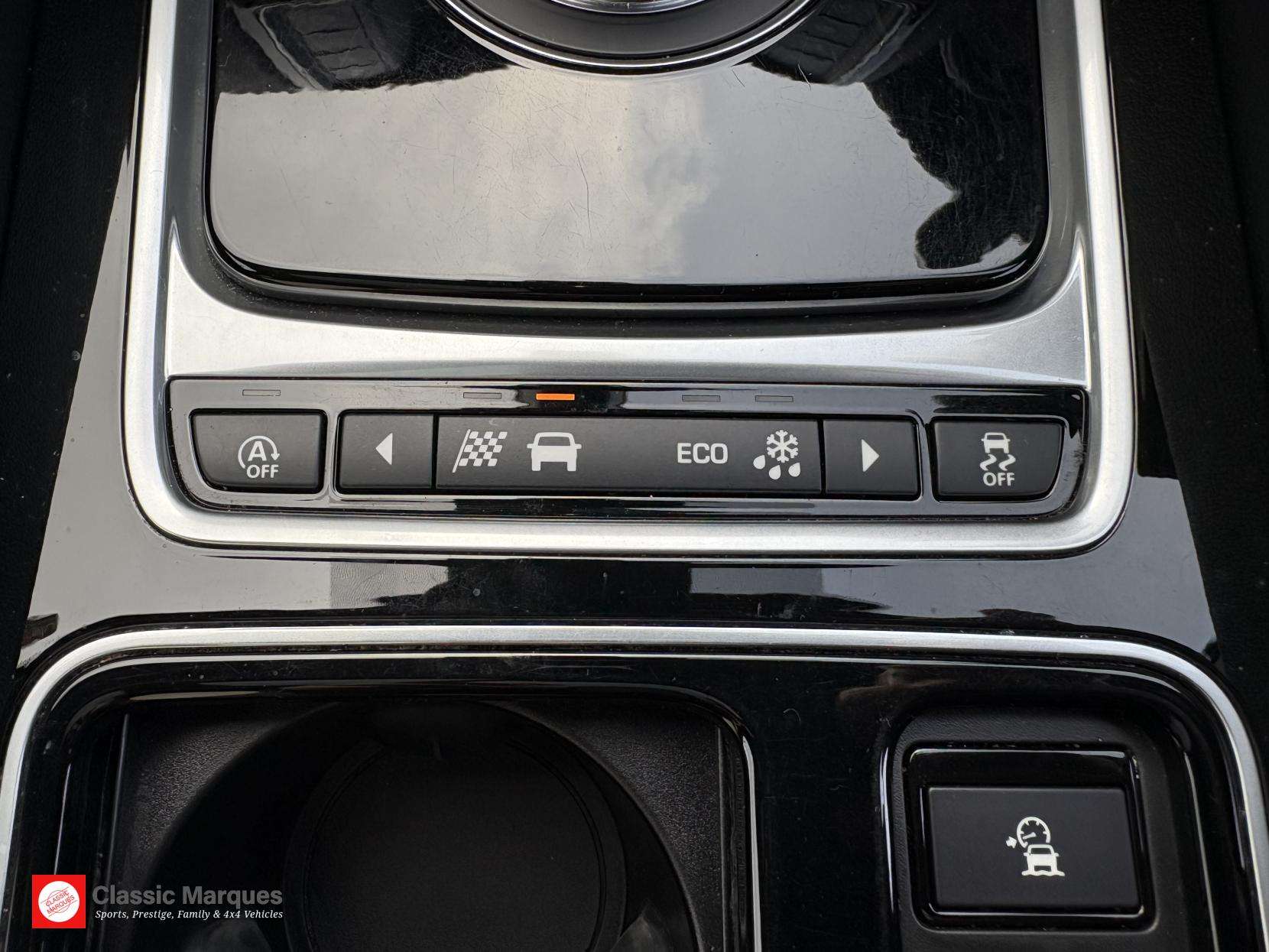 2017 JAGUAR F-PACE 2017 JAGUAR F-PACE