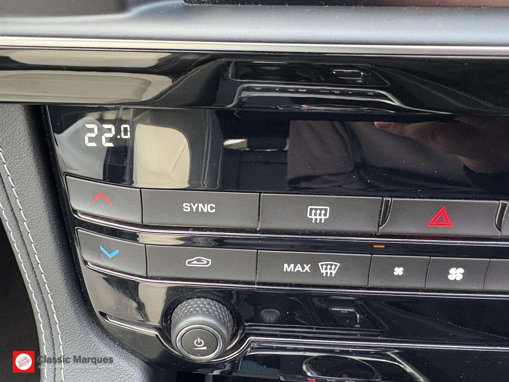 2017 JAGUAR F-PACE 2017 JAGUAR F-PACE