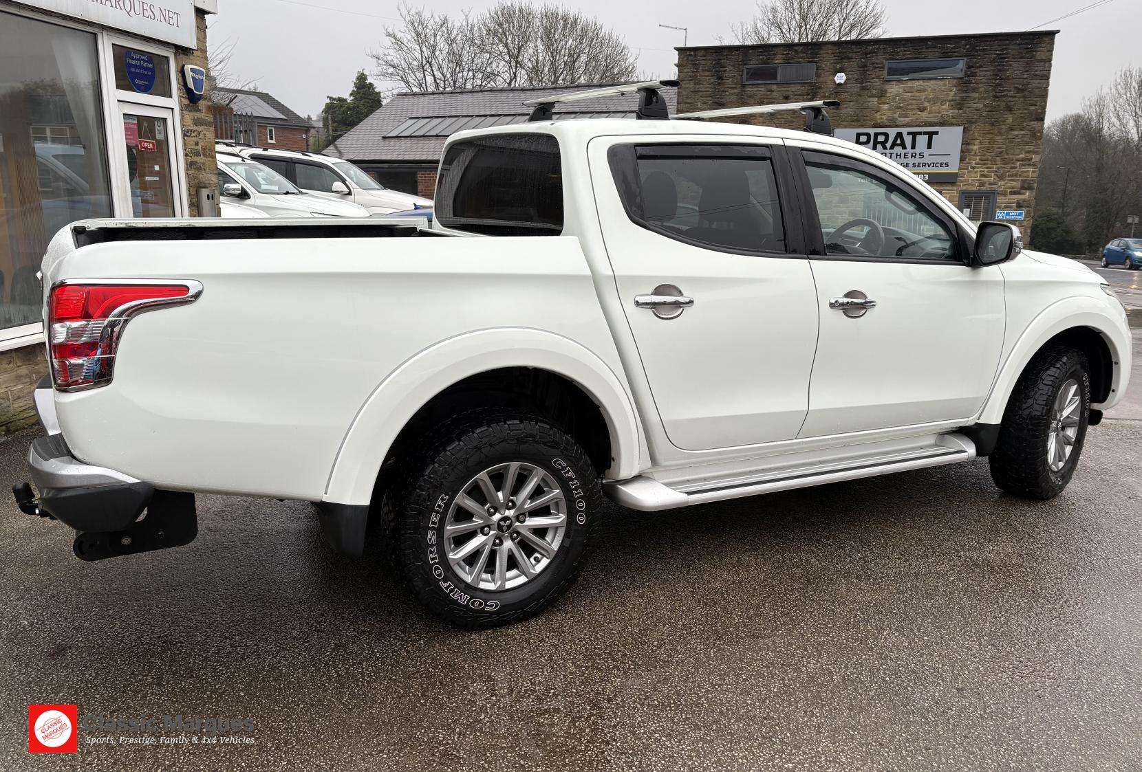 A 2018 MITSUBISHI L200 2.4 DI-D DC Barbarian Pickup Double Cab 4dr Diesel Auto 4WD Euro 6 (178 ps) A 2018 MITSUBISHI L200 2.4 DI-D DC Barbarian Pickup Double Cab 4dr Diesel Auto 4WD Euro 6 (178 ps)